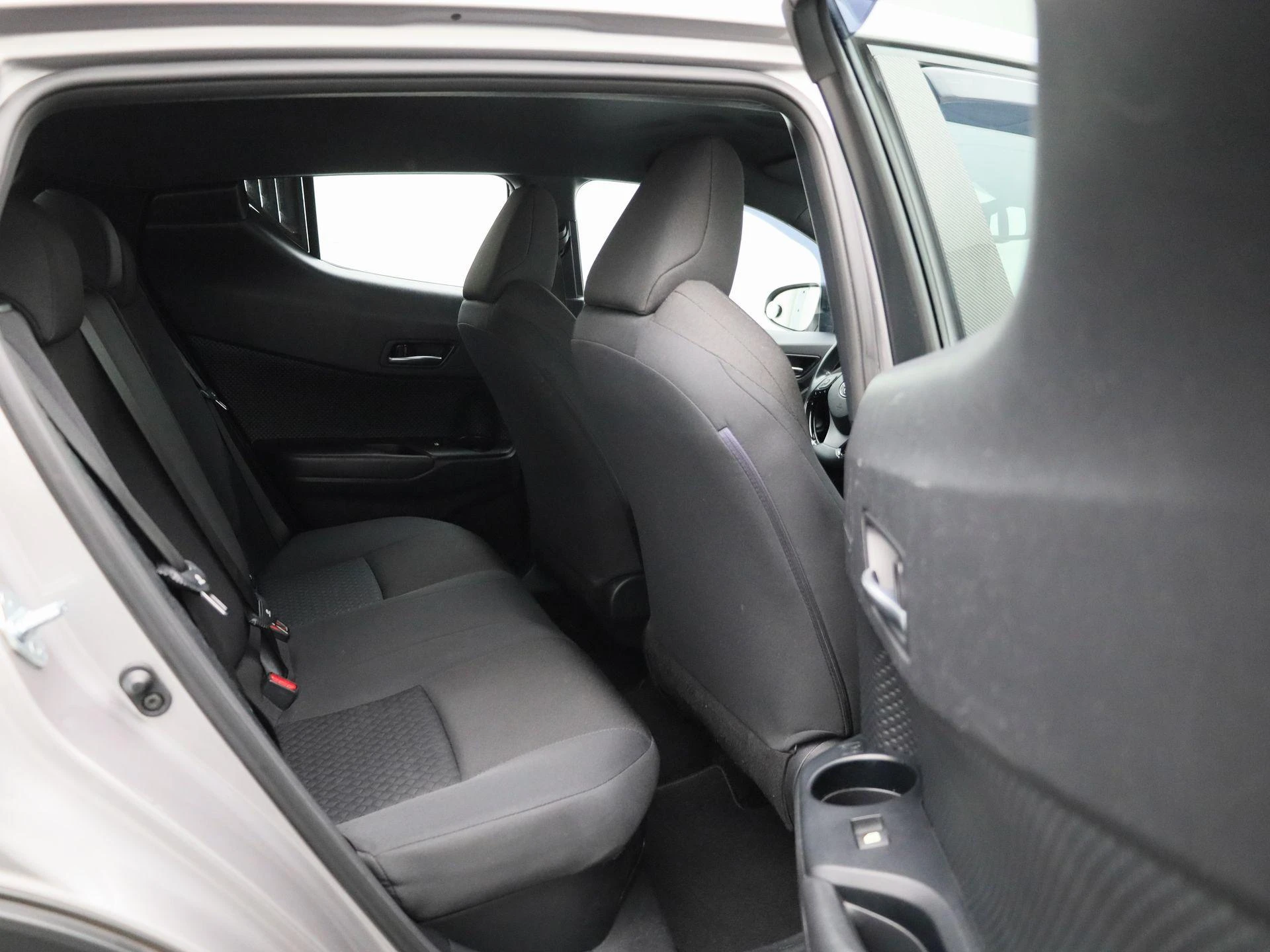 Toyota-C-HR-image-36