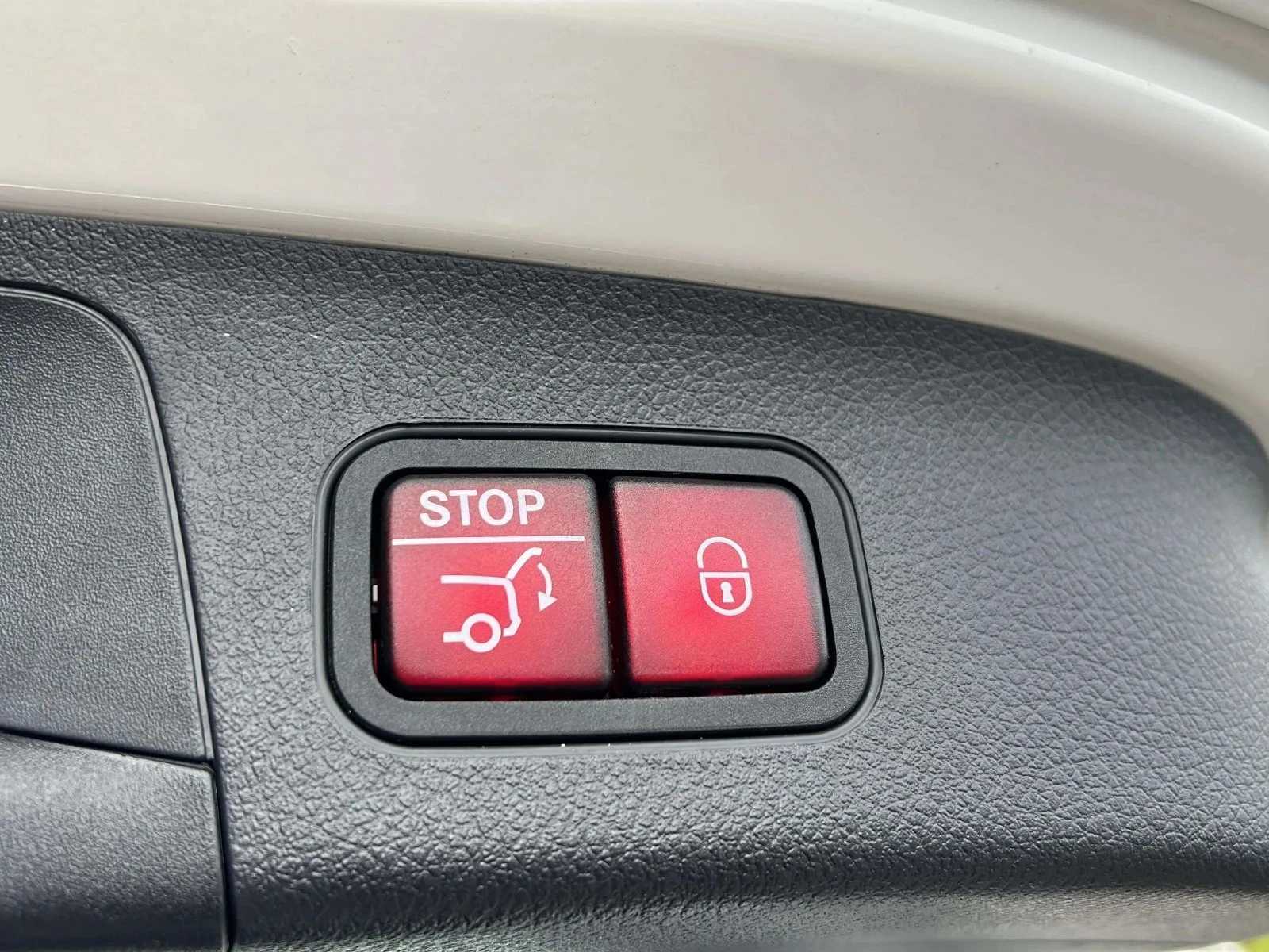 Mercedes-Benz-EQA-image-21