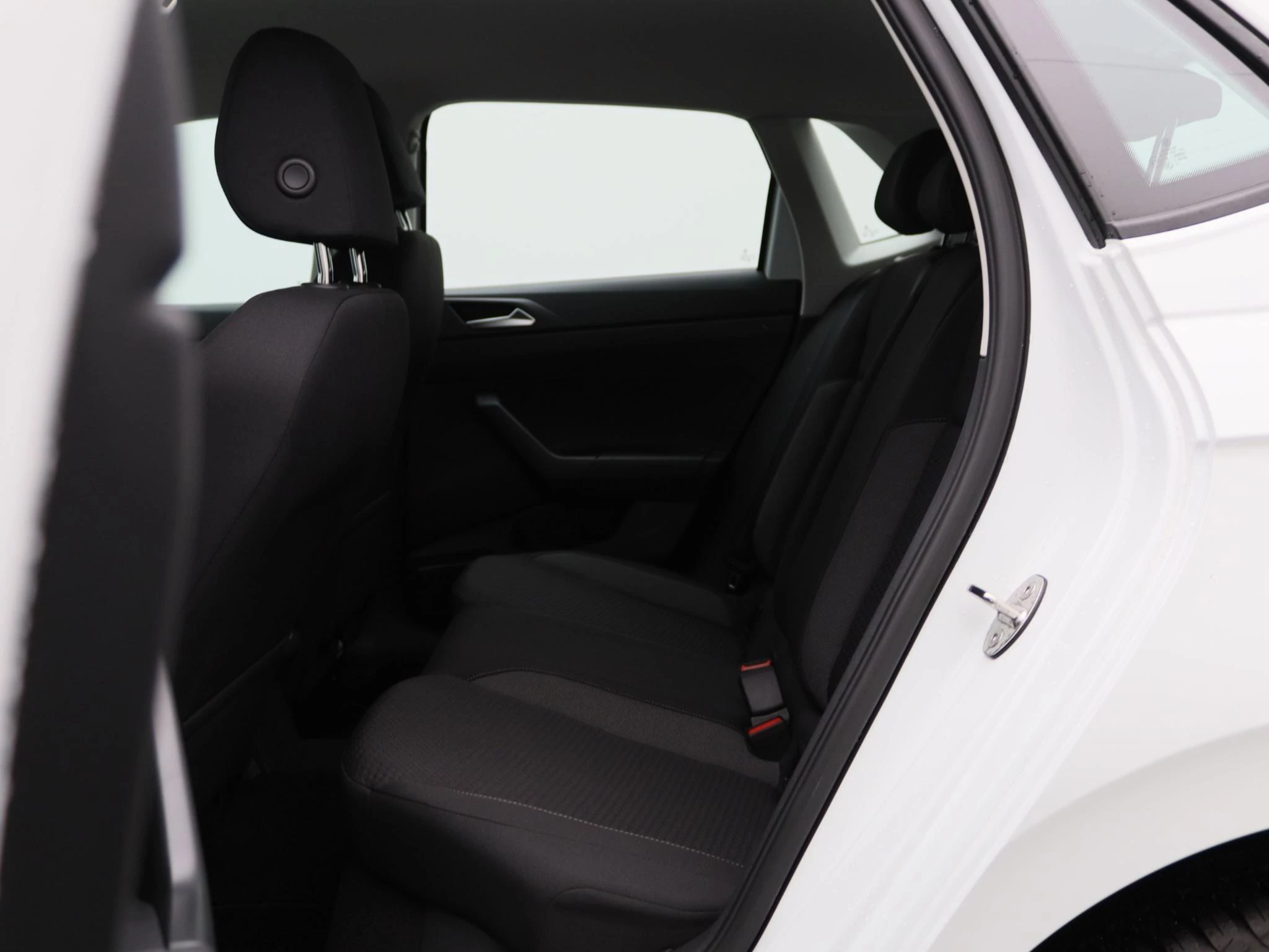 Volkswagen-Polo-image-11
