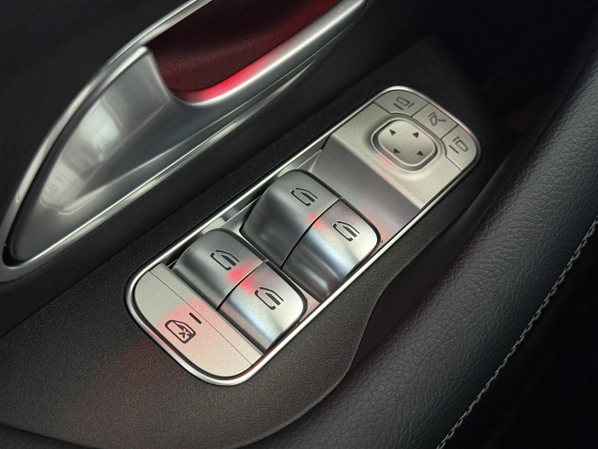 Mercedes-Benz-GLE-image-26