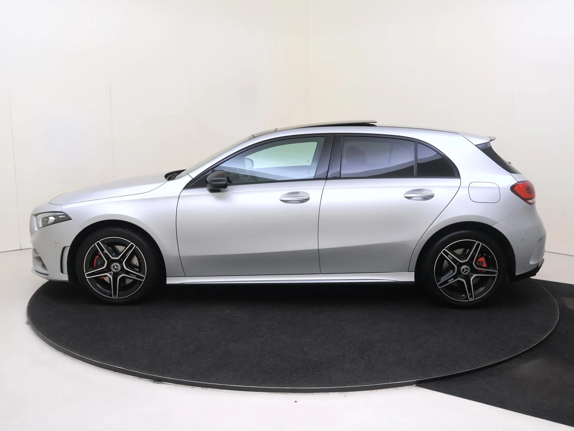 Mercedes-Benz A-Klasse 250 e Premium Plus