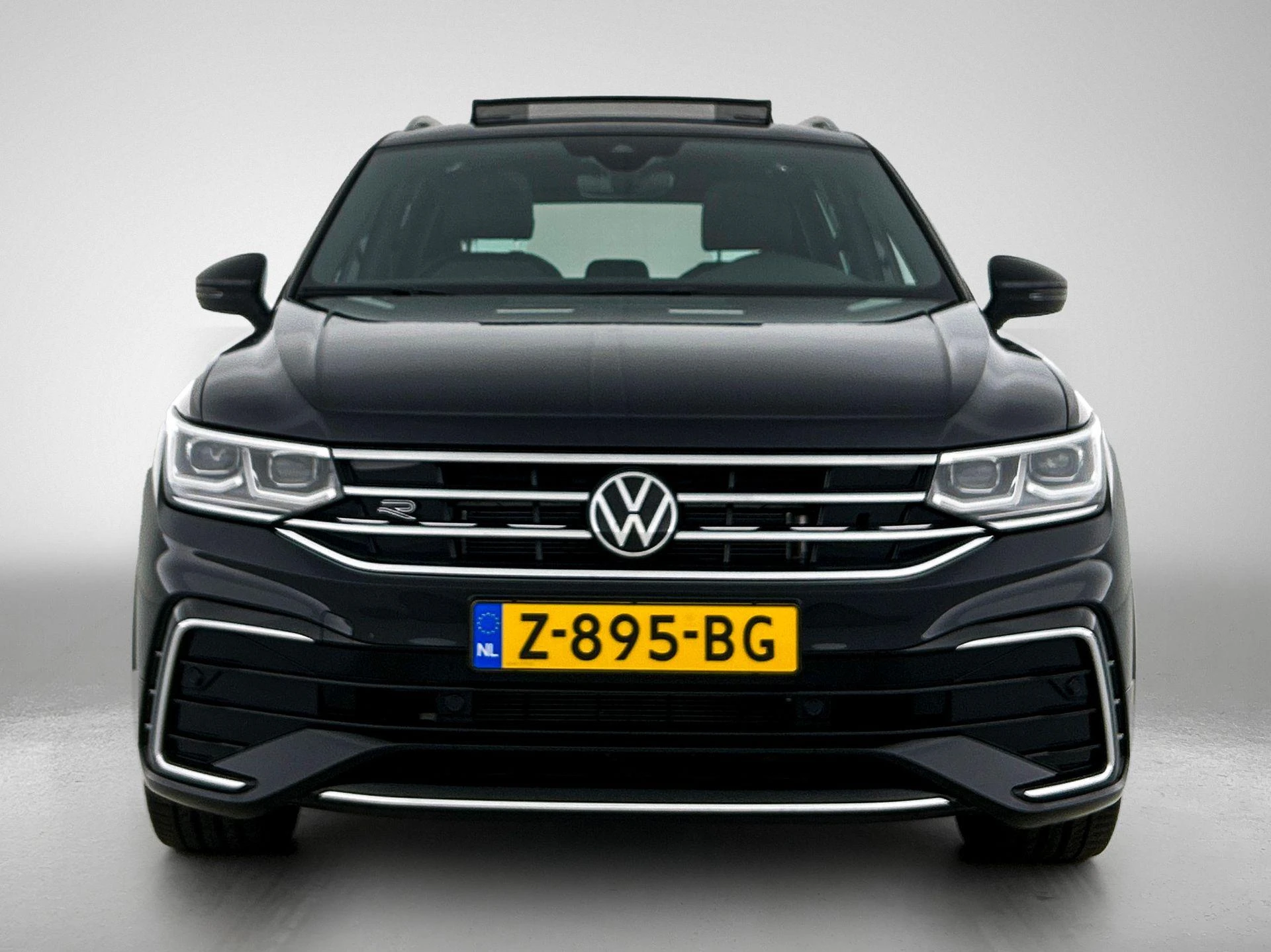 Volkswagen-Tiguan-image-4