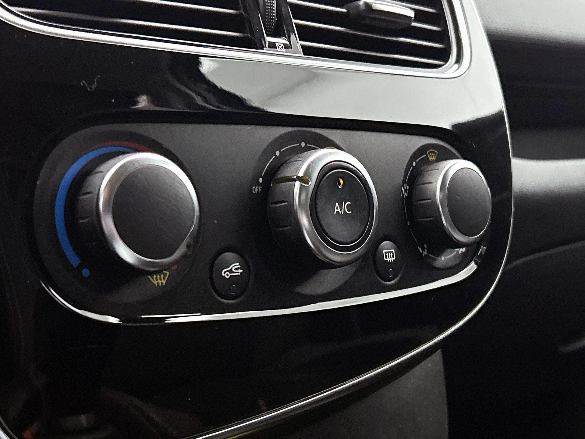 Renault-Clio-image-14