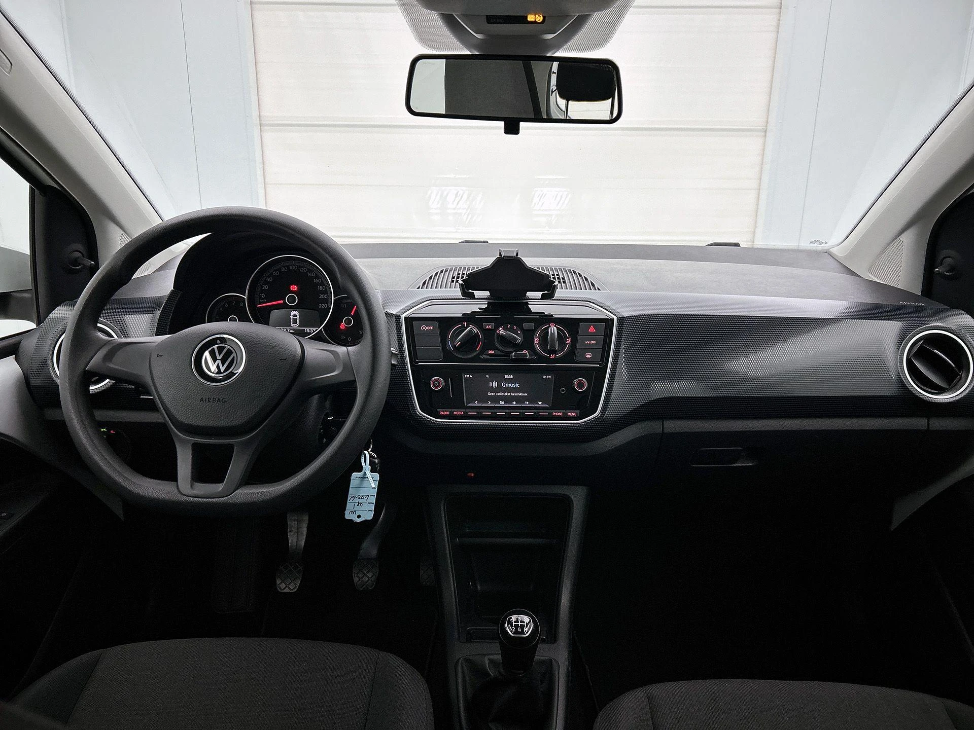 Volkswagen-up!-image-16