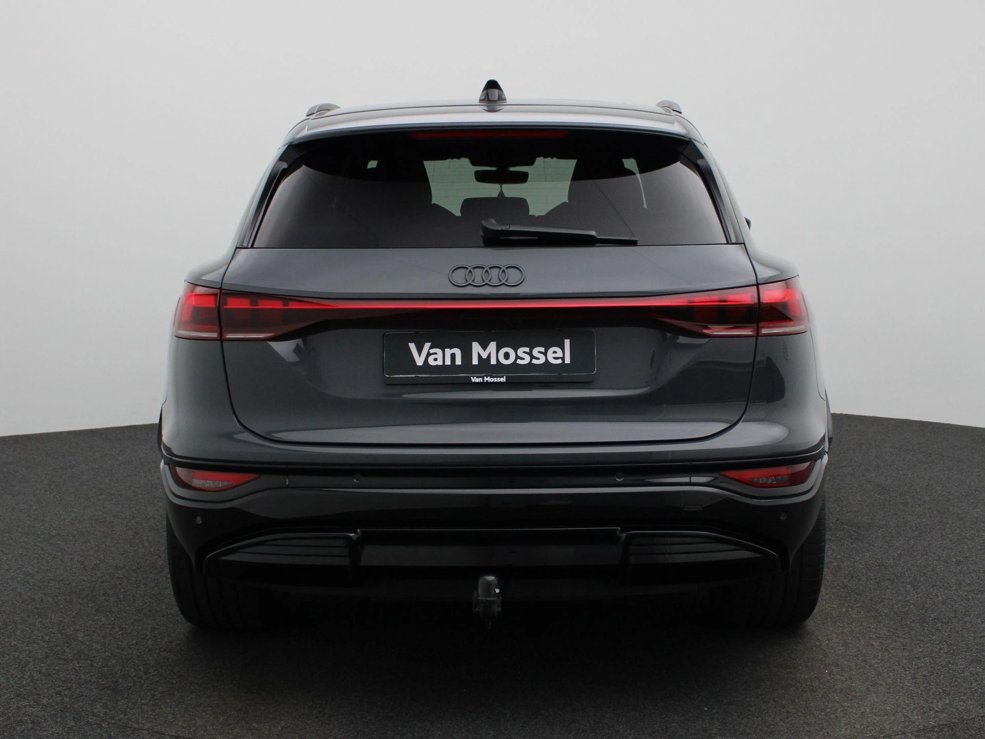 Audi-Q6 e-tron-image-4