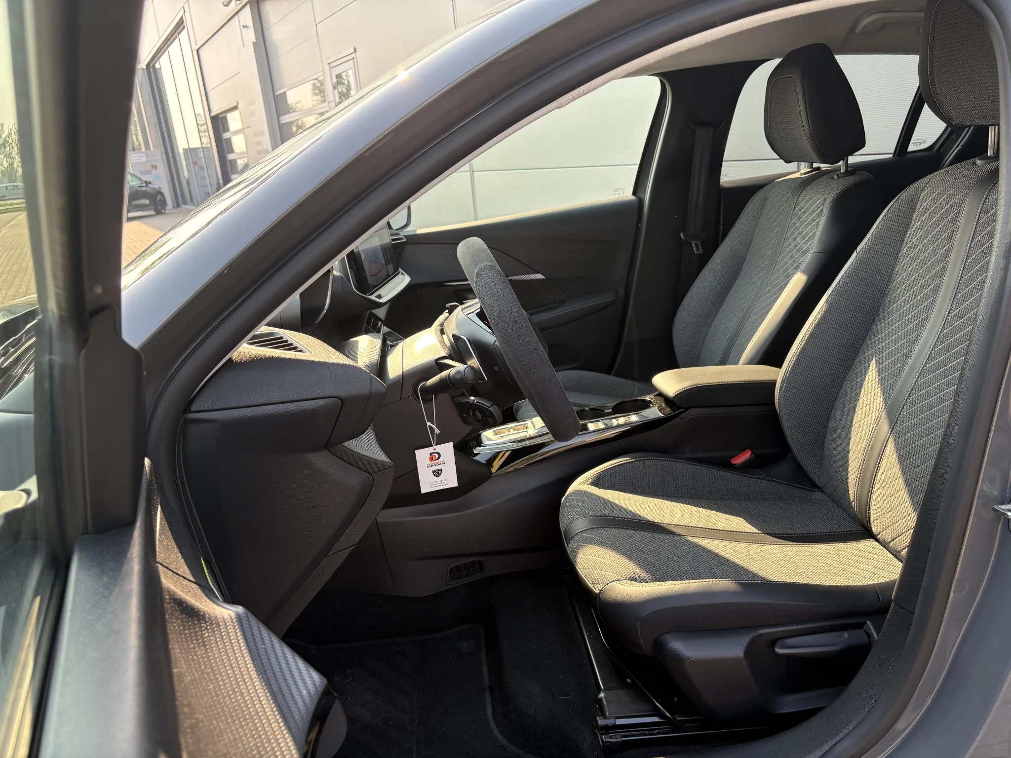 Peugeot-208-image-10