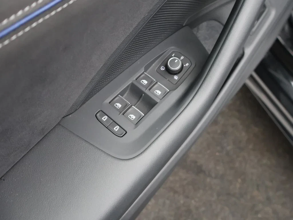Volkswagen-Passat-image-22