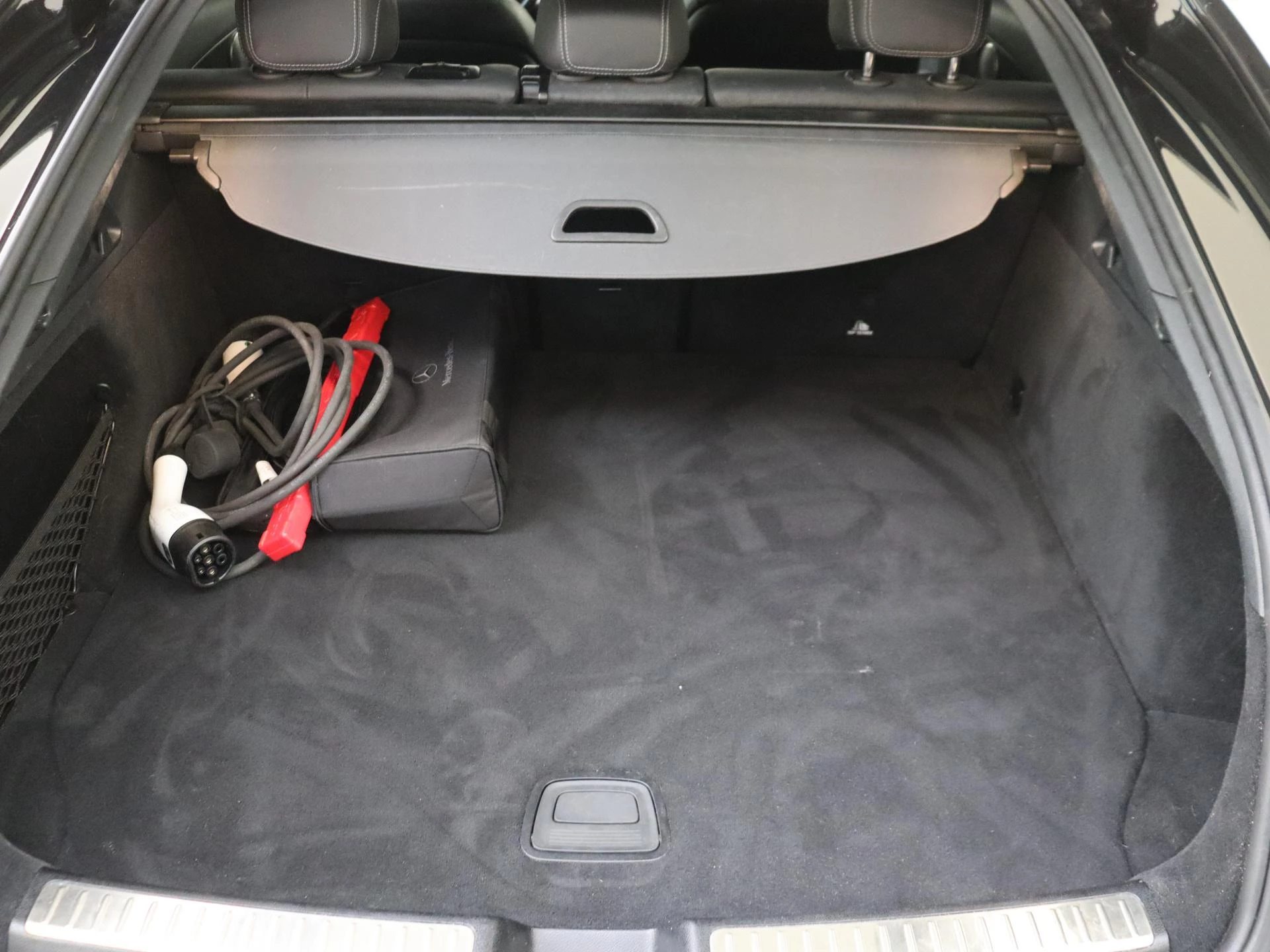 Mercedes-Benz-GLC-image-28