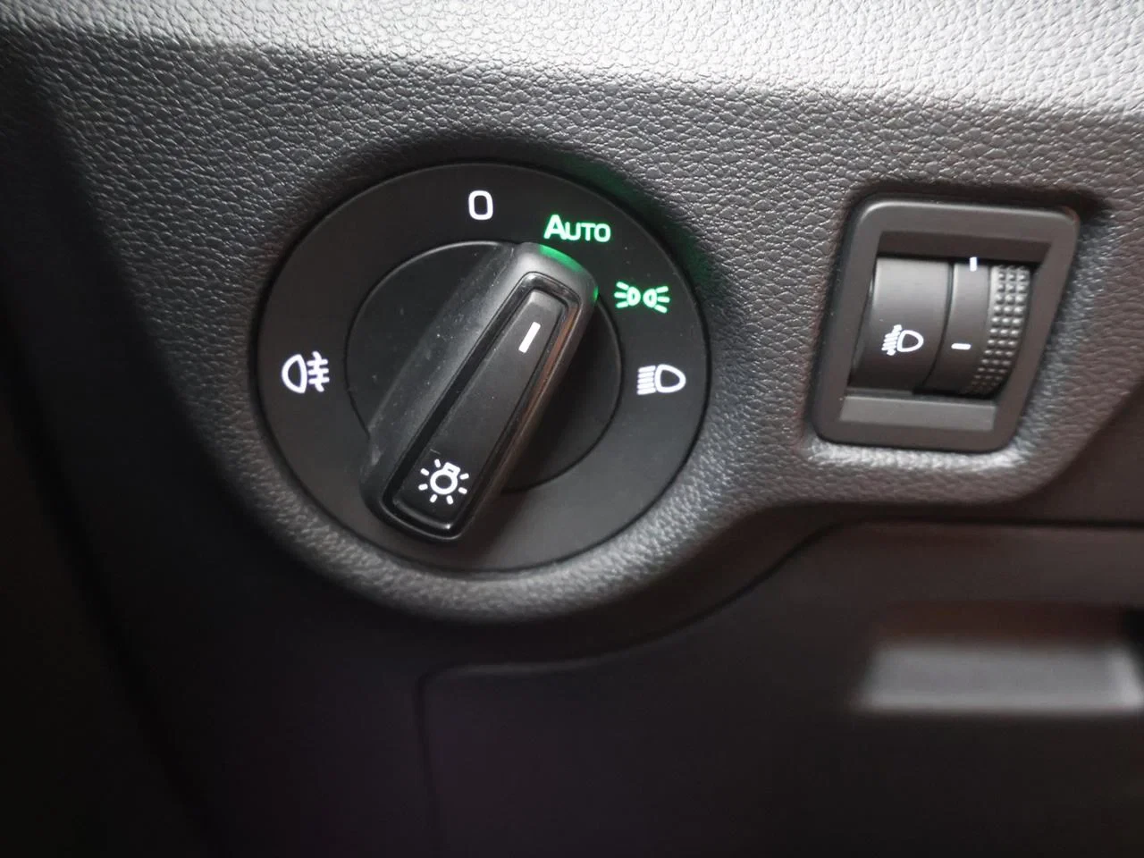 Škoda Kamiq SKODA Kamiq 1.0TSI 95PK *VIRTUAL COCKPIT*CRUISE CONTROL*APP-CONNECT*AIRCO*PDC ACHTER*...*