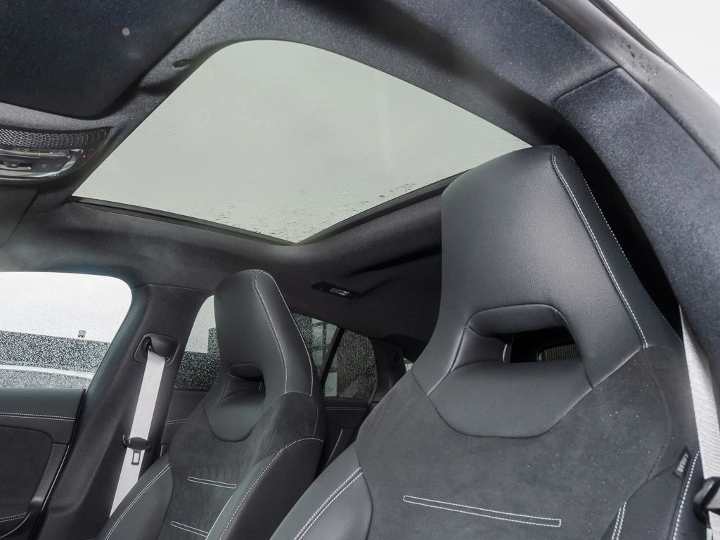 Mercedes-Benz-CLA 220 d-image-14