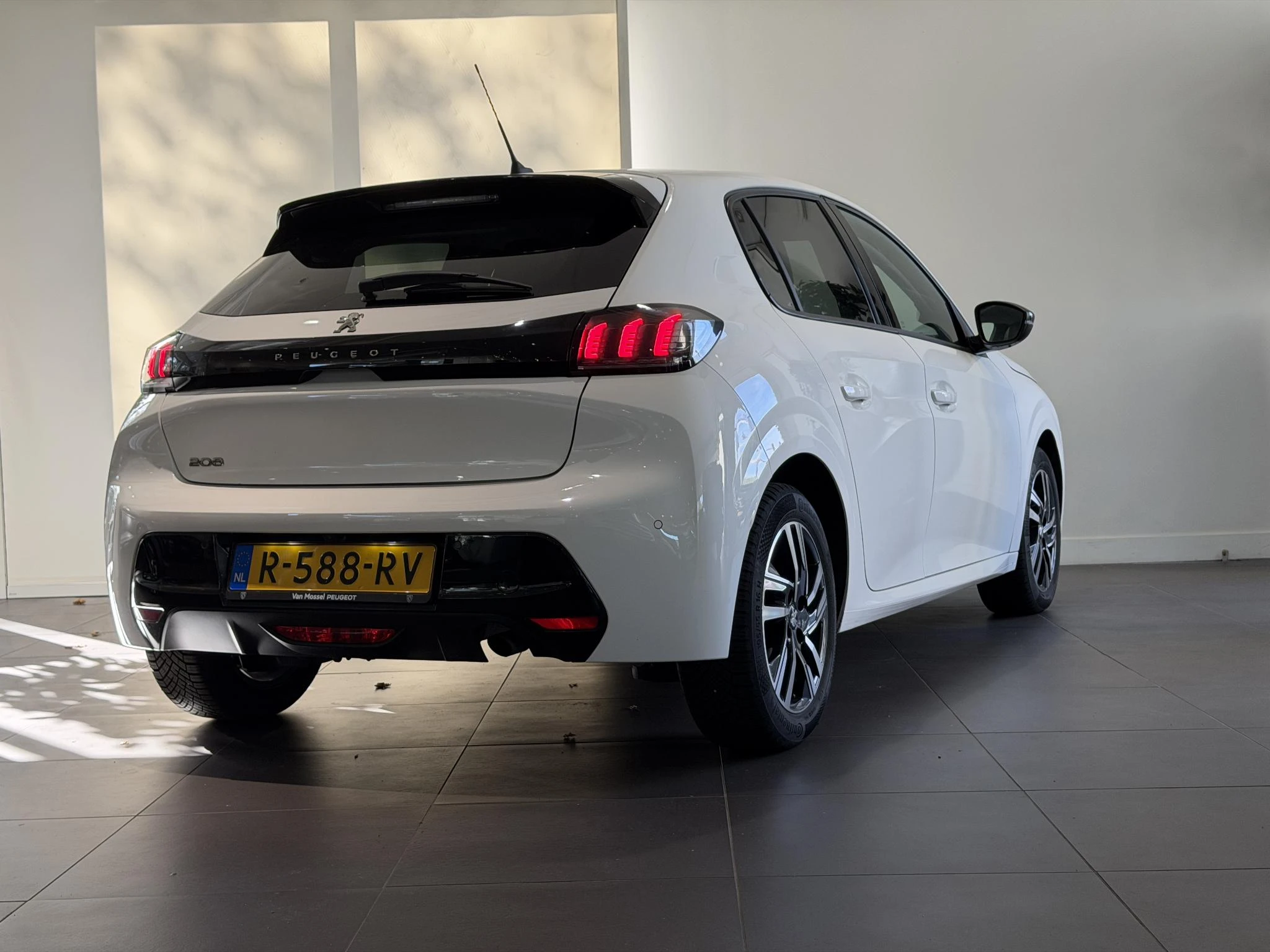 Peugeot-208-image-3