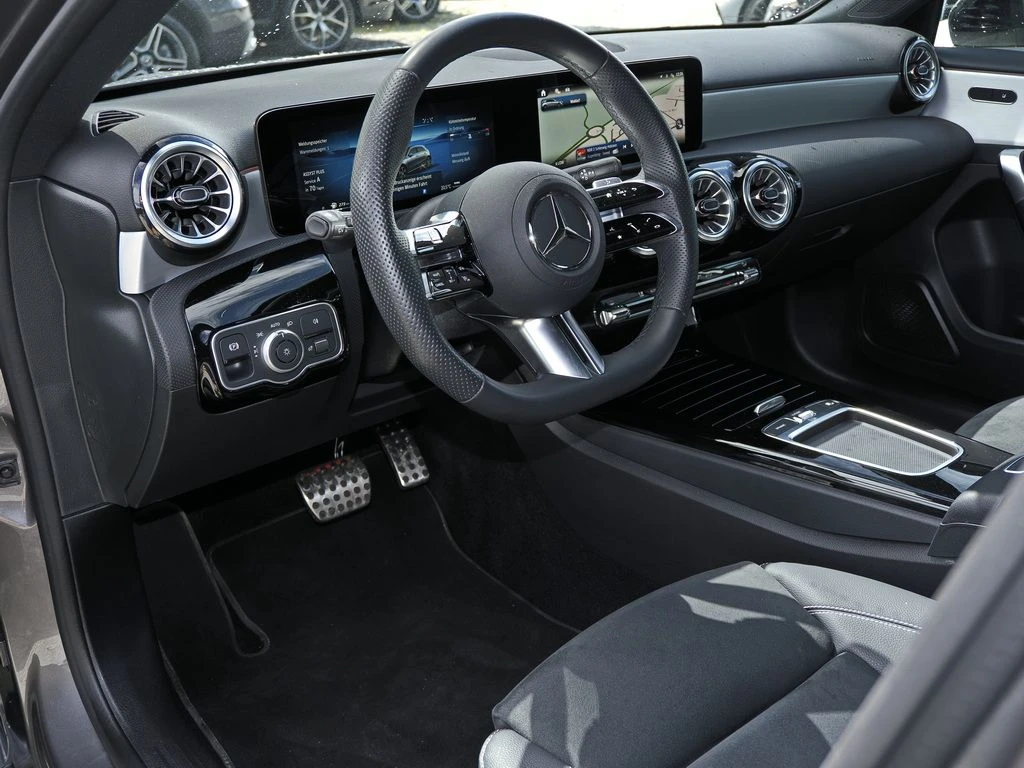 Mercedes-Benz-A-Klasse 200-image-8