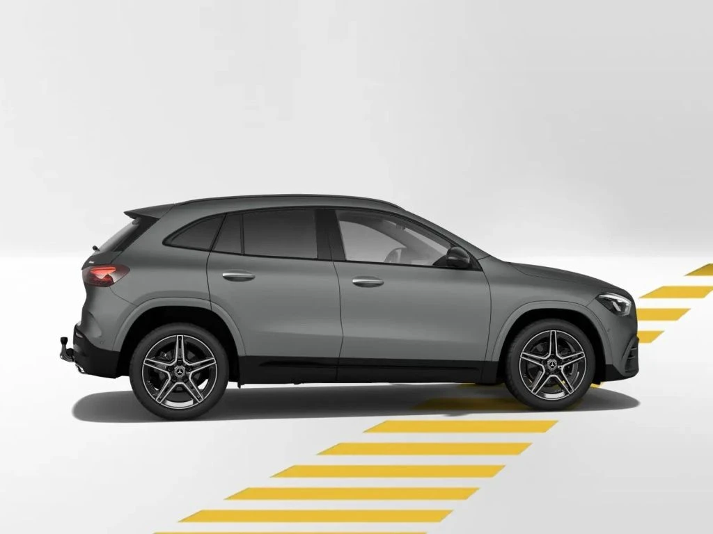Mercedes-Benz-GLA 220-image-7