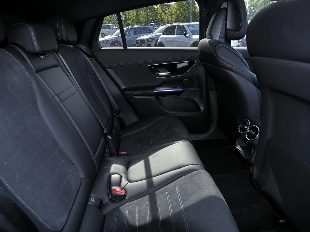 Mercedes-Benz-GLC 220 d-image-13