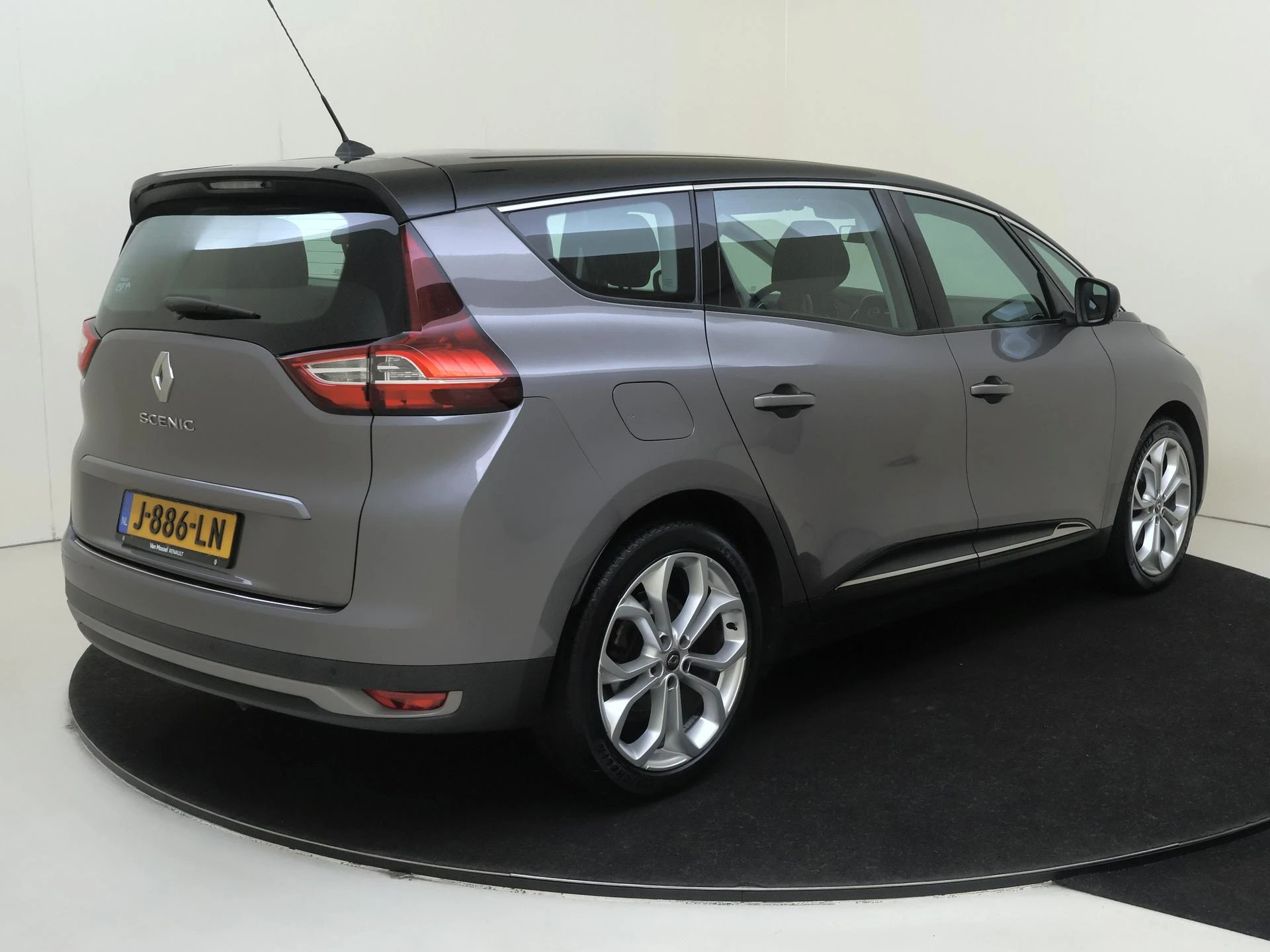 Renault-Grand Scénic-image-3
