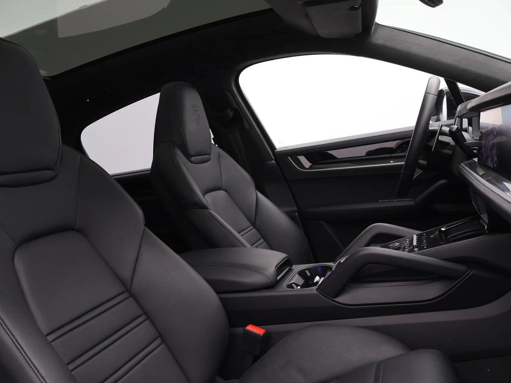 Porsche Cayenne Coupé E-Hybrid Cayenne E-Hybrid Coupé *FULL OPTION*HEAD UP*SPORT EXHAUST*SPORT CHRONO*HEATED SEATS*BLACK WHEELS*...