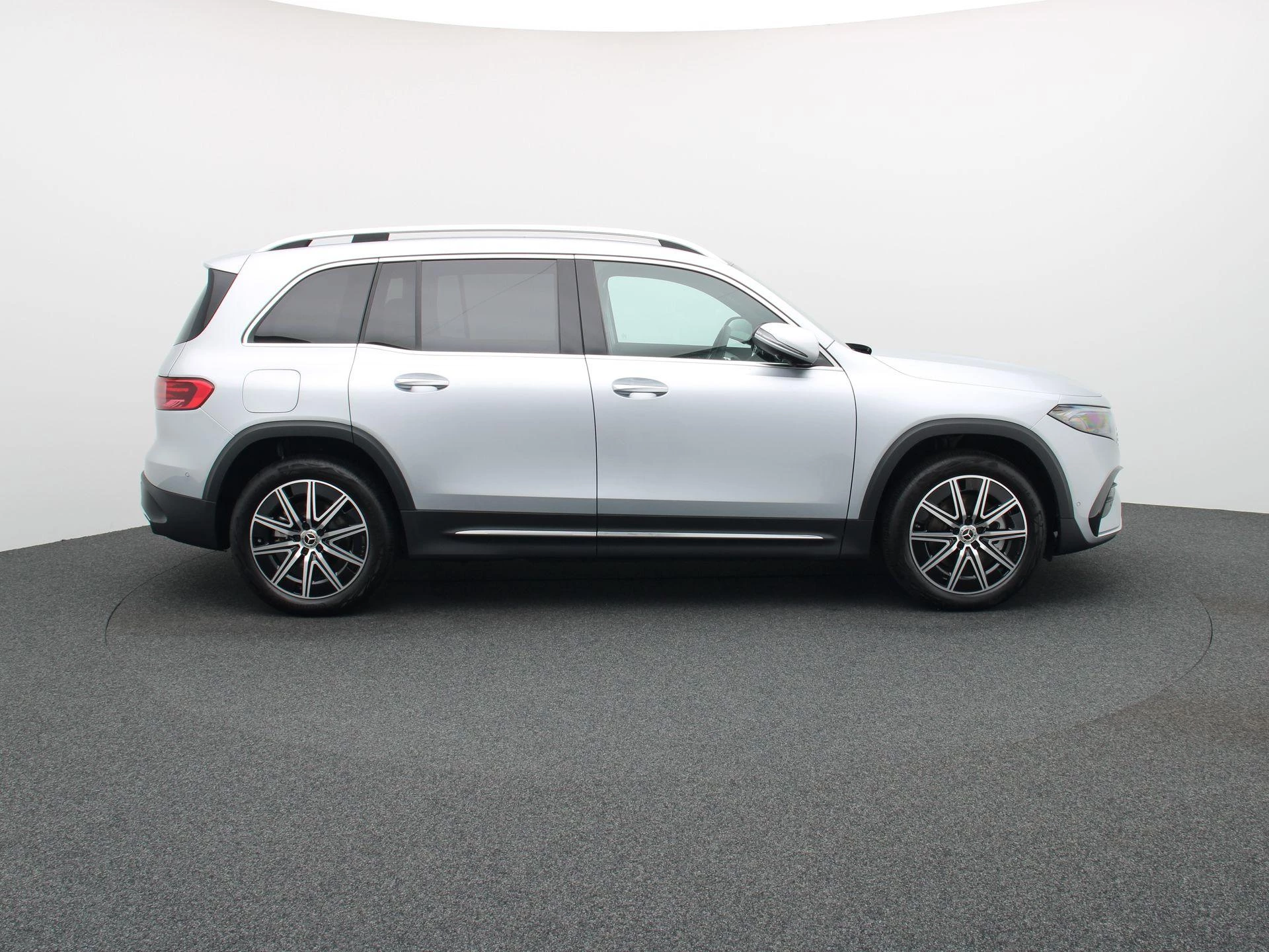 Mercedes-Benz EQB 250+ Star Edition + PANO DAK + BURMESTER + HEAD UP + TREKHAAK +