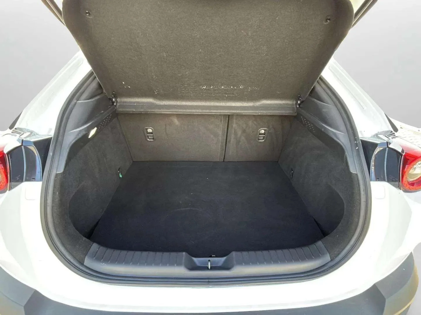 Mazda-MX-30-image-22