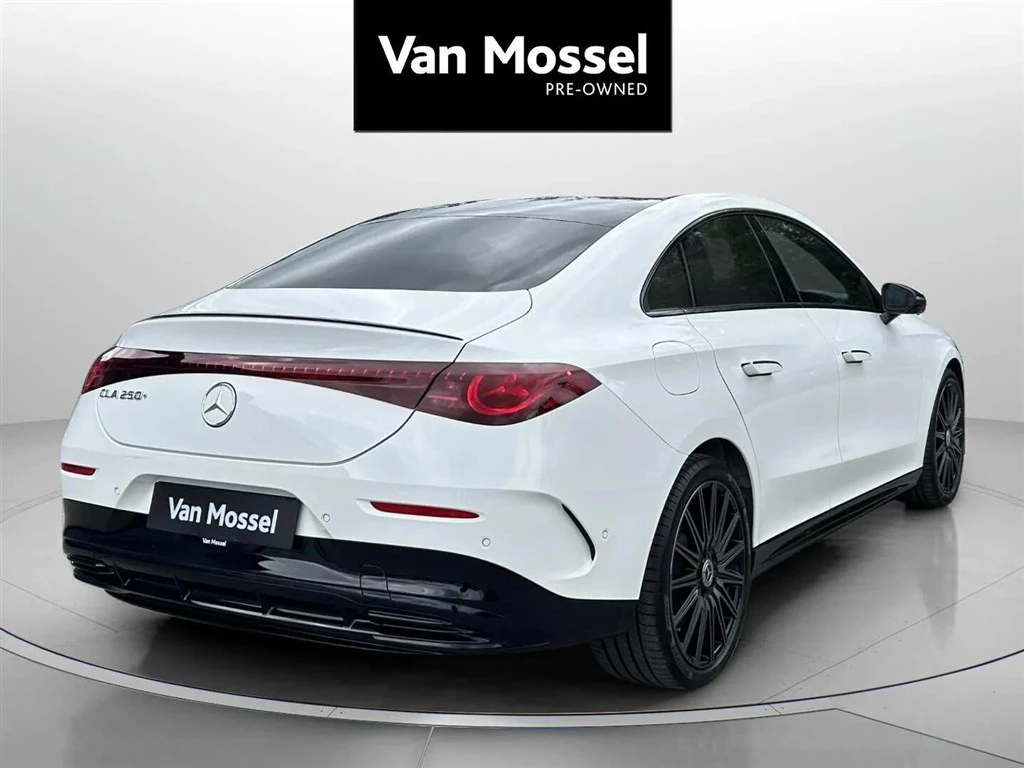 Mercedes-Benz-CLA-image-4