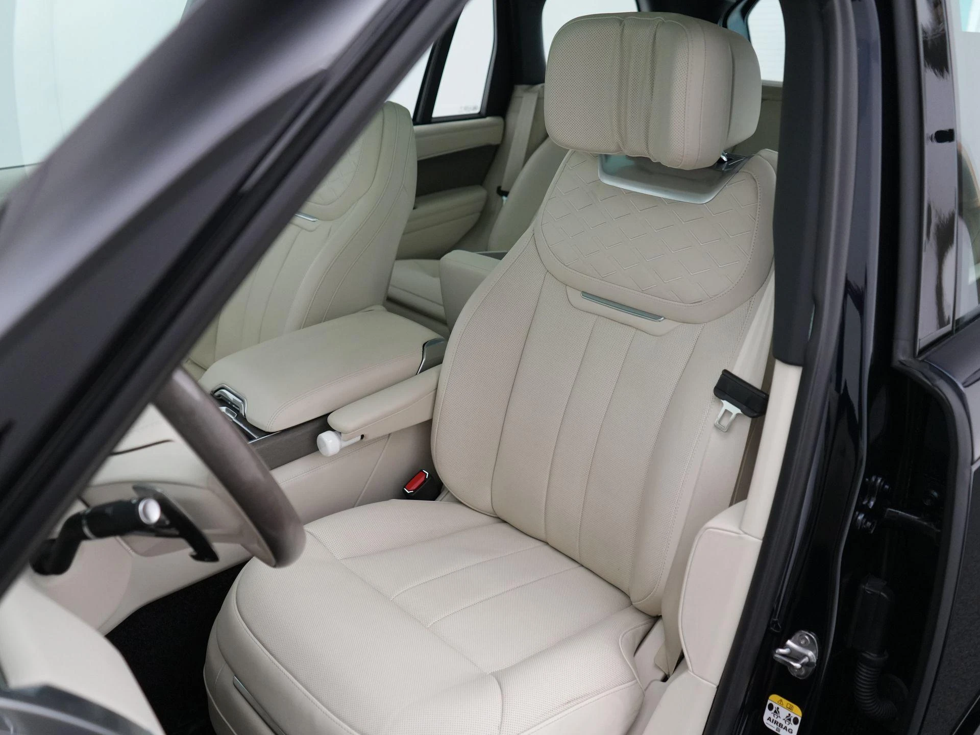 Land Rover-Range Rover-image-6