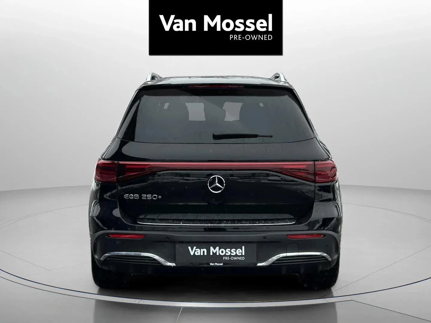 Mercedes-Benz-EQB-image-5