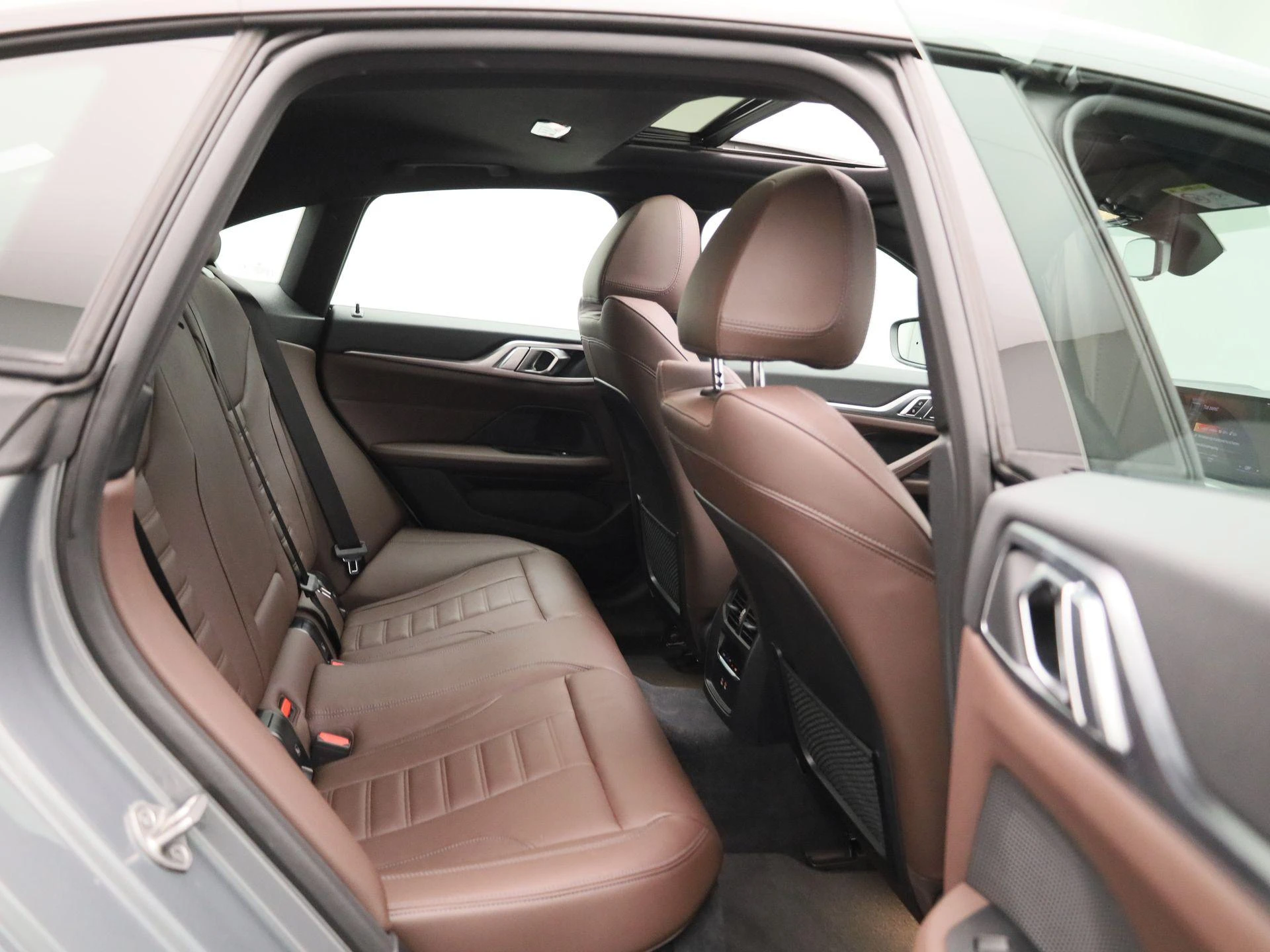 BMW-i4-image-42