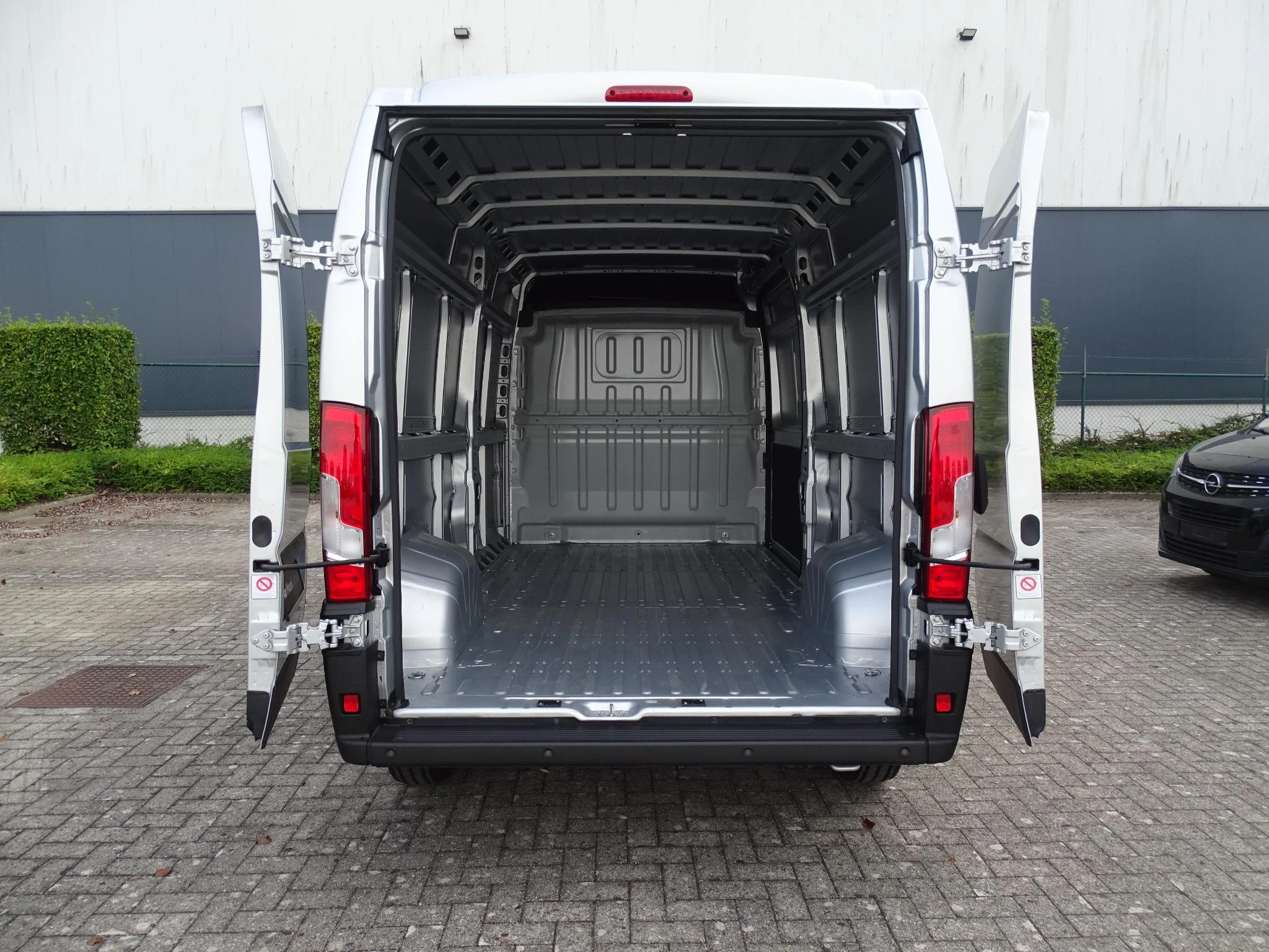 Opel-Movano-image-10
