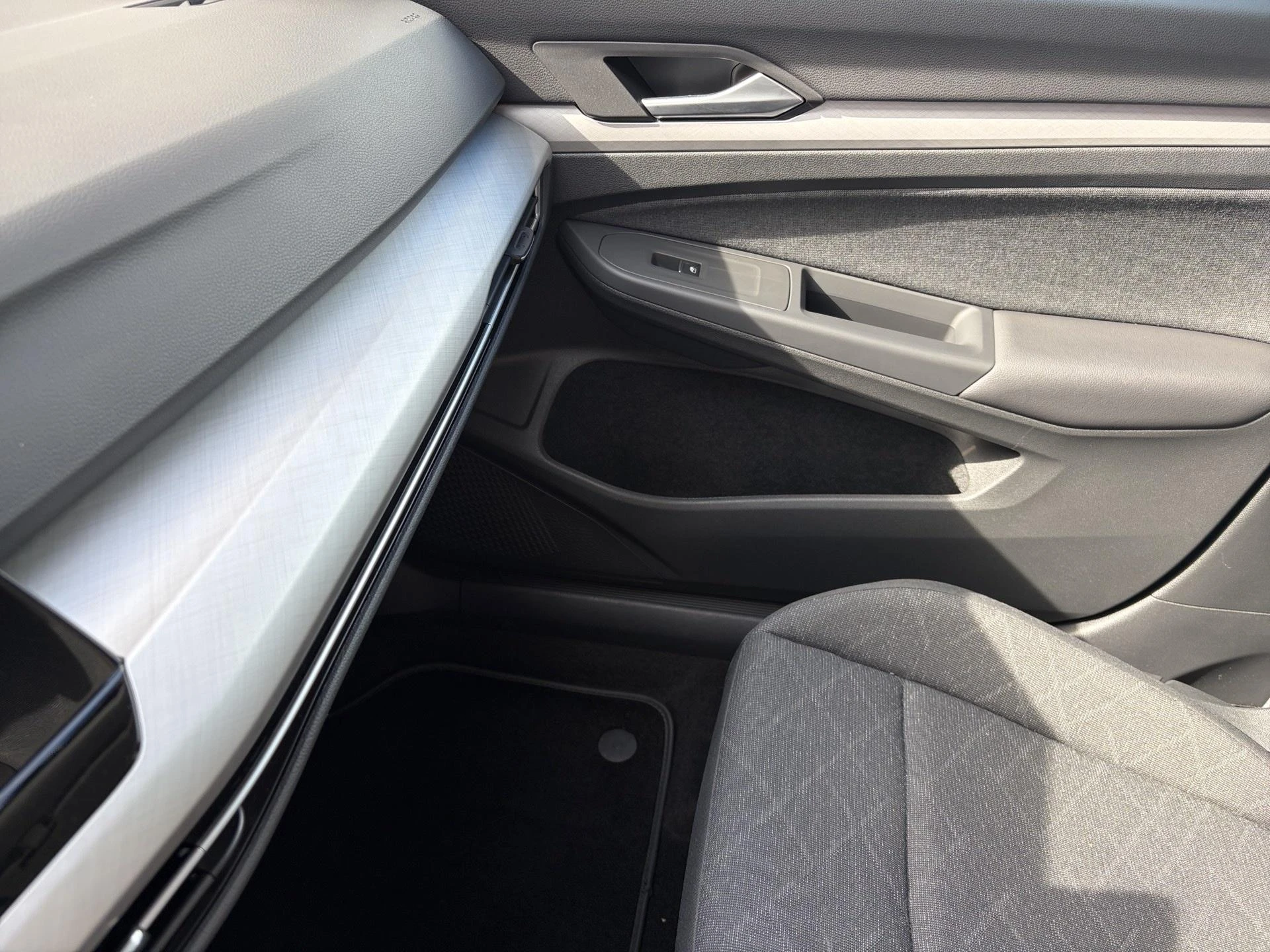 Volkswagen-Golf-image-13
