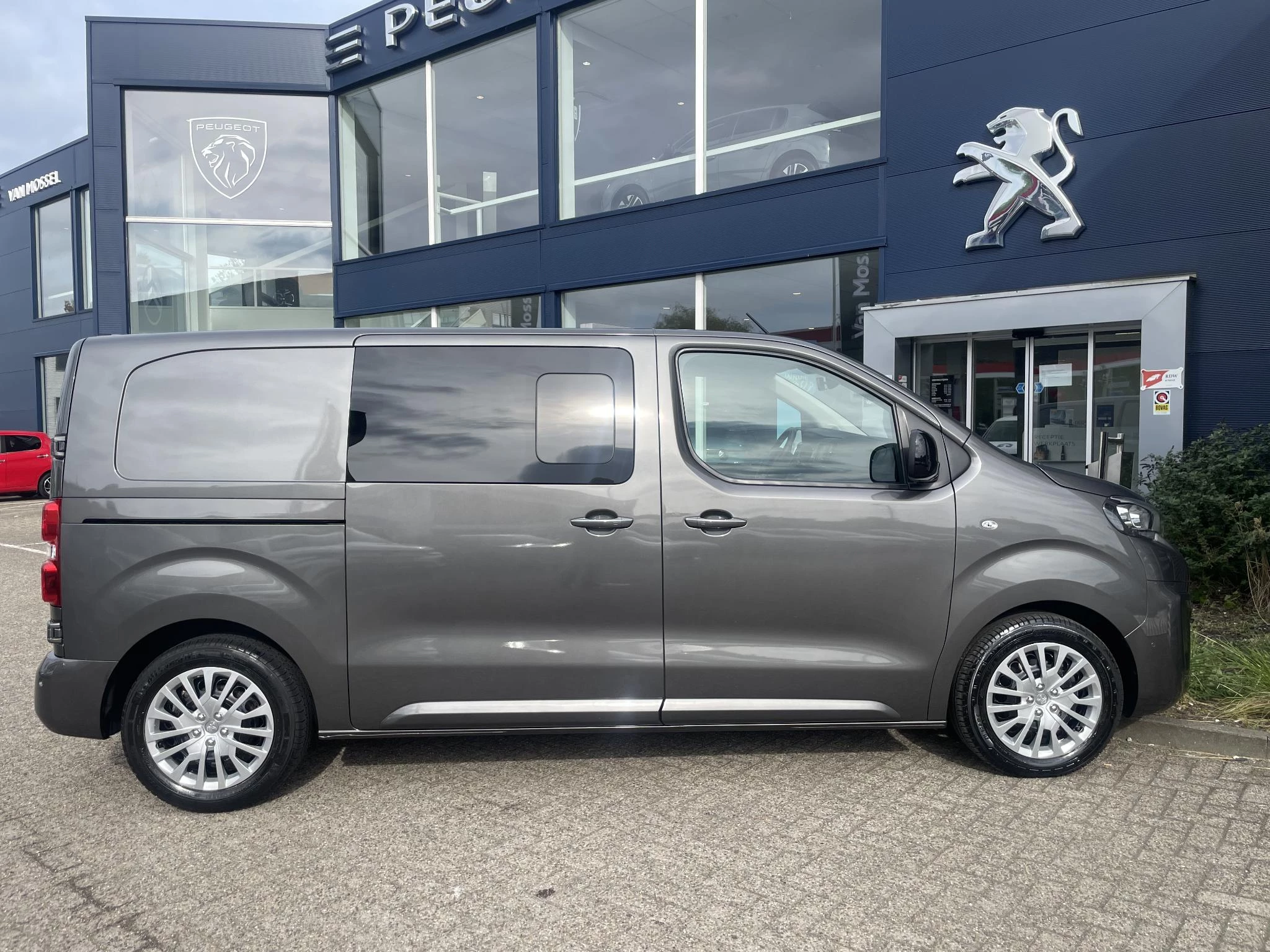 Peugeot-Expert-image-7