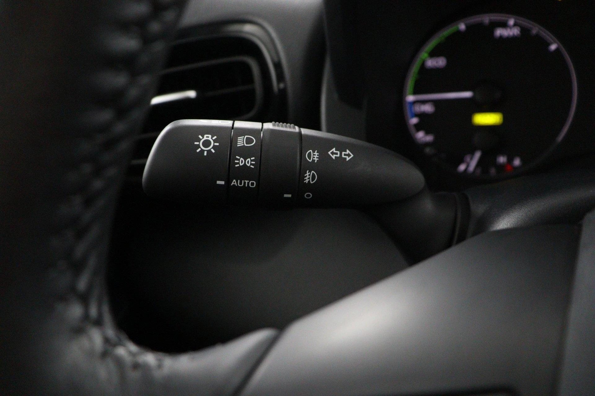 Mazda-2 Hybrid-image-22