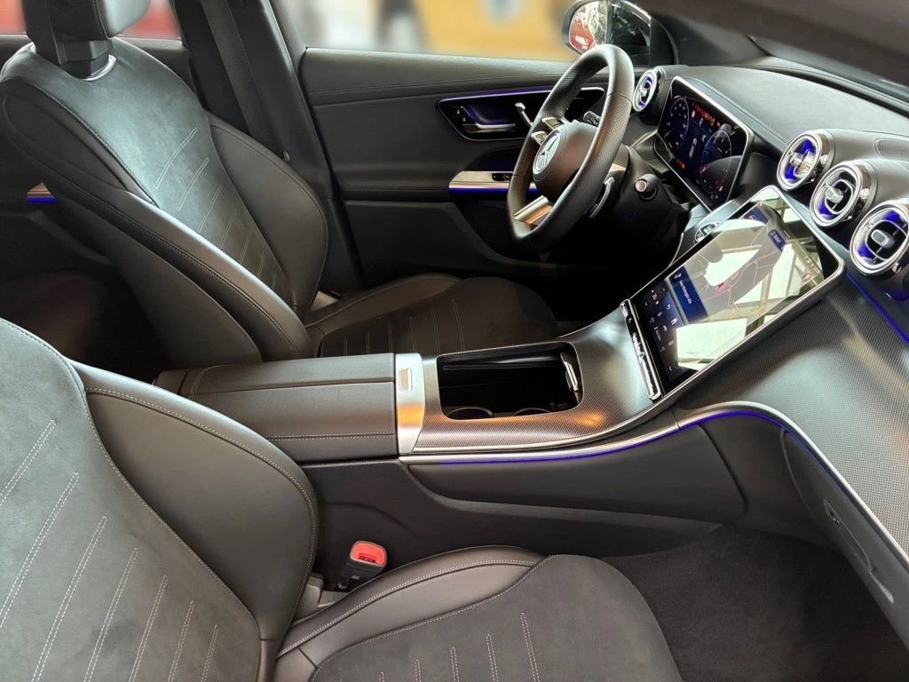 Mercedes-Benz-GLC 220 d-image-15