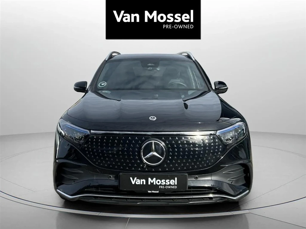 Mercedes-Benz-EQB-image-1