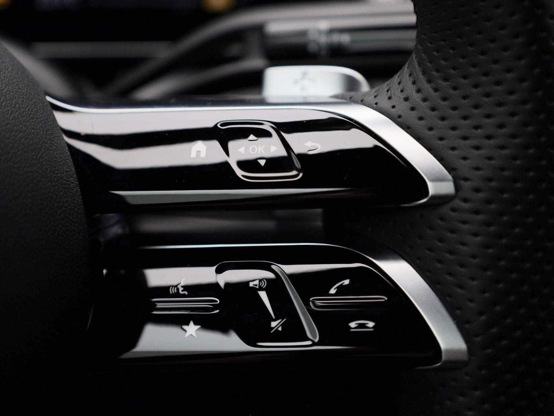 Mercedes-Benz-GLC-image-30