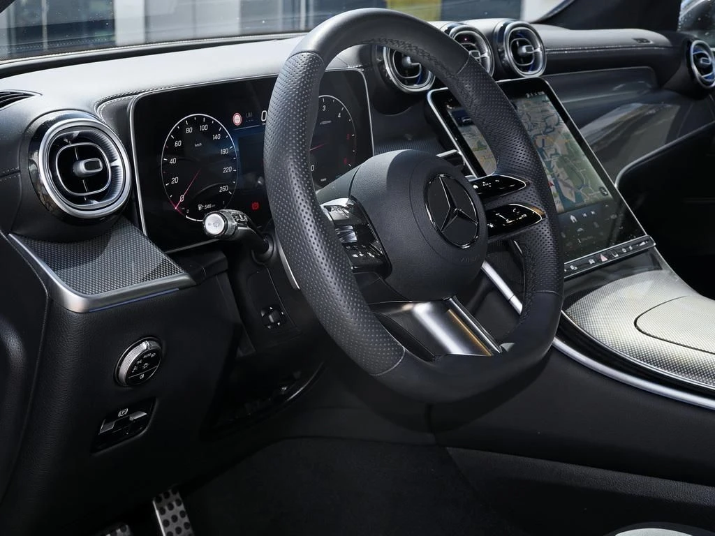 Mercedes-Benz-GLC 300 d-image-9