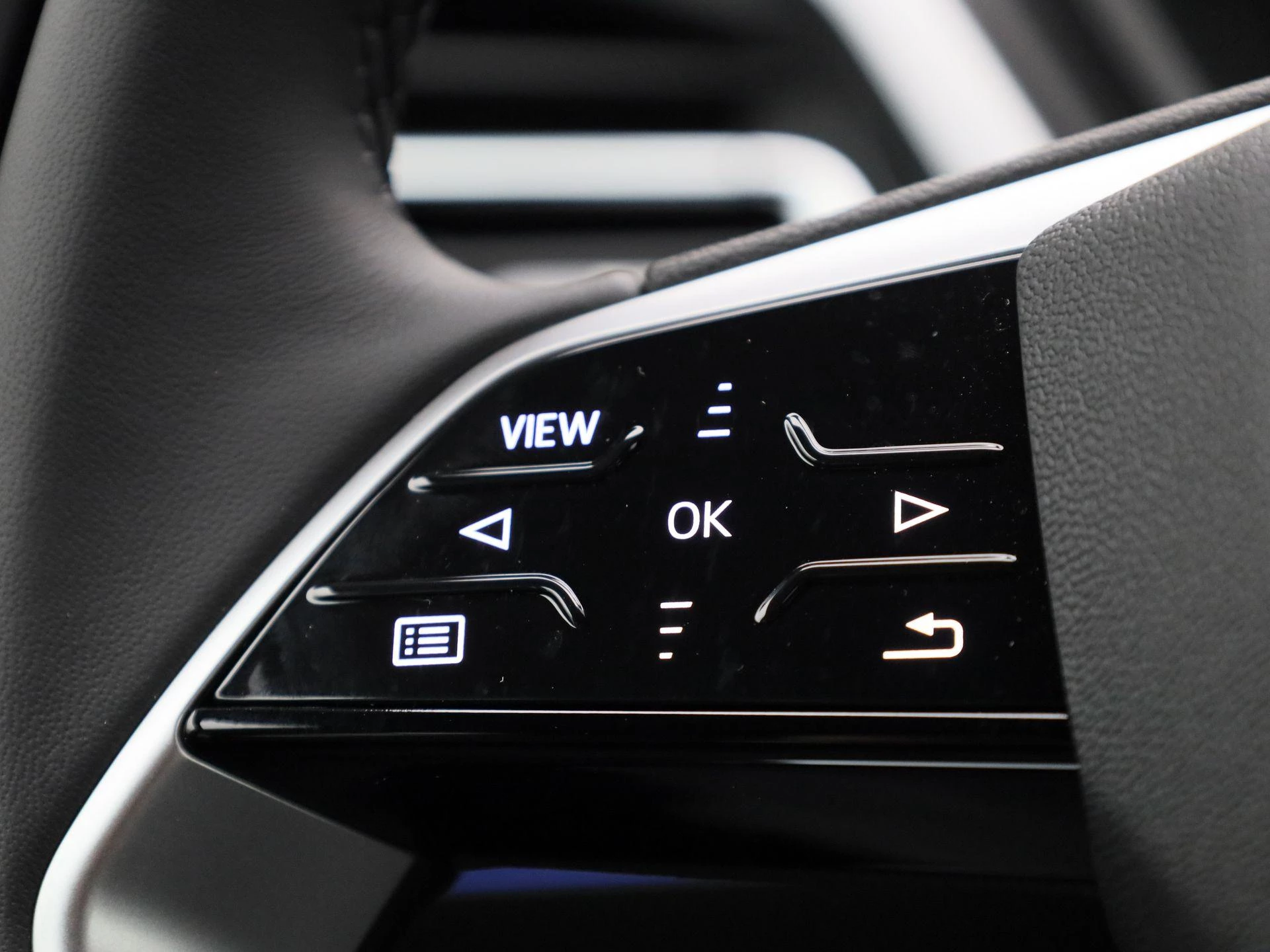 Audi-Q4 e-tron-image-18