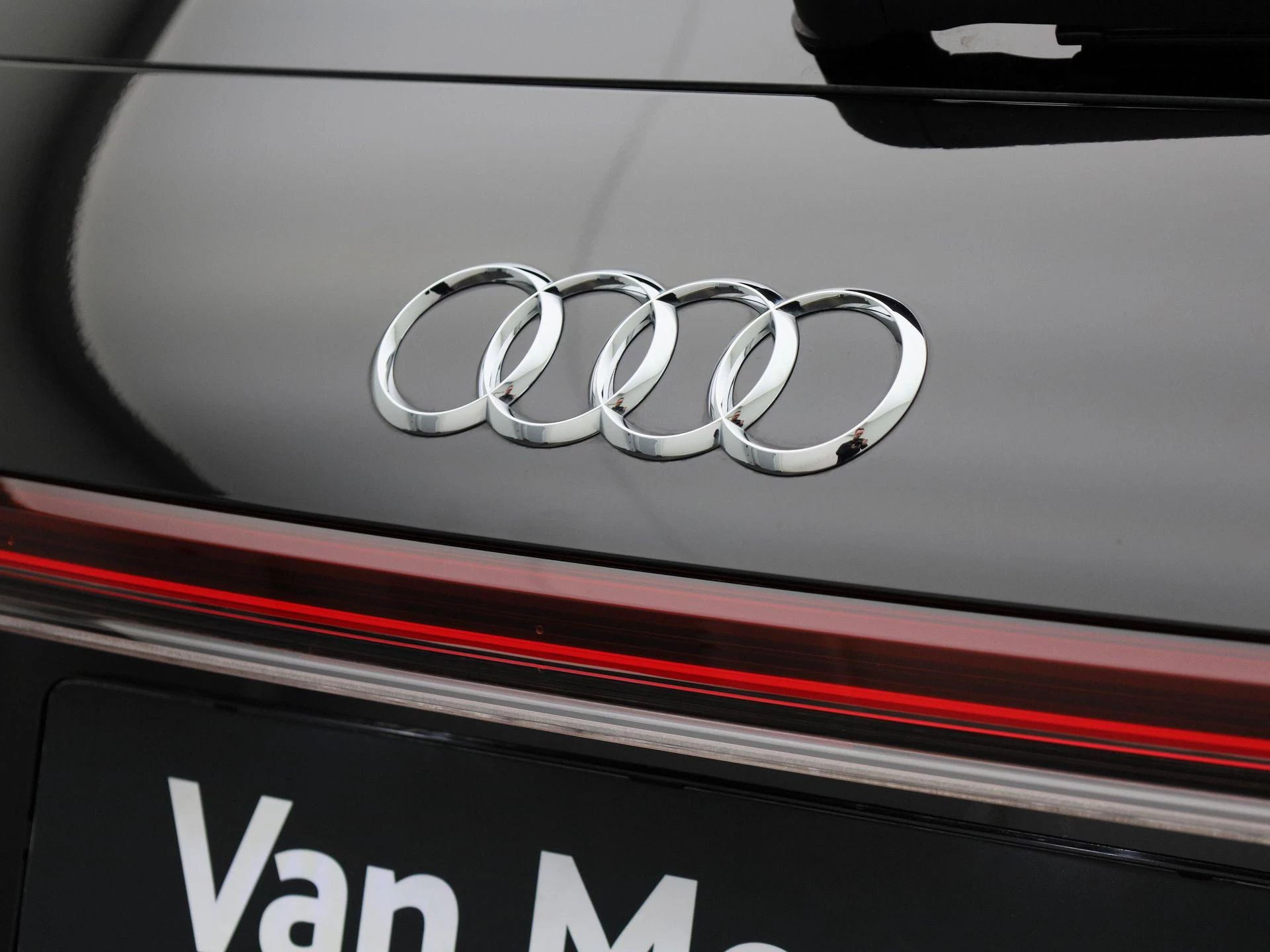 Audi-Q4 e-tron-image-48