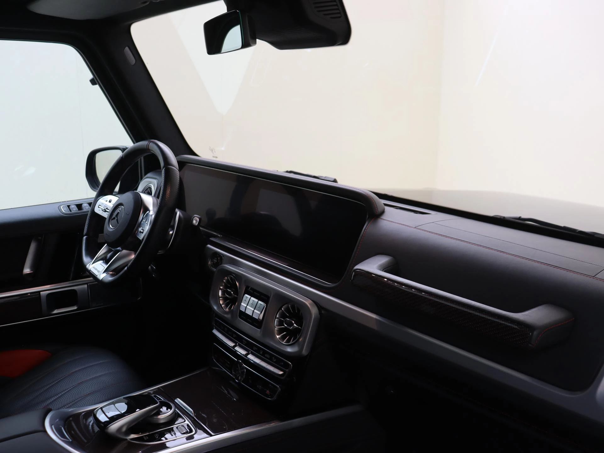 Mercedes-Benz-G-Klasse-image-15
