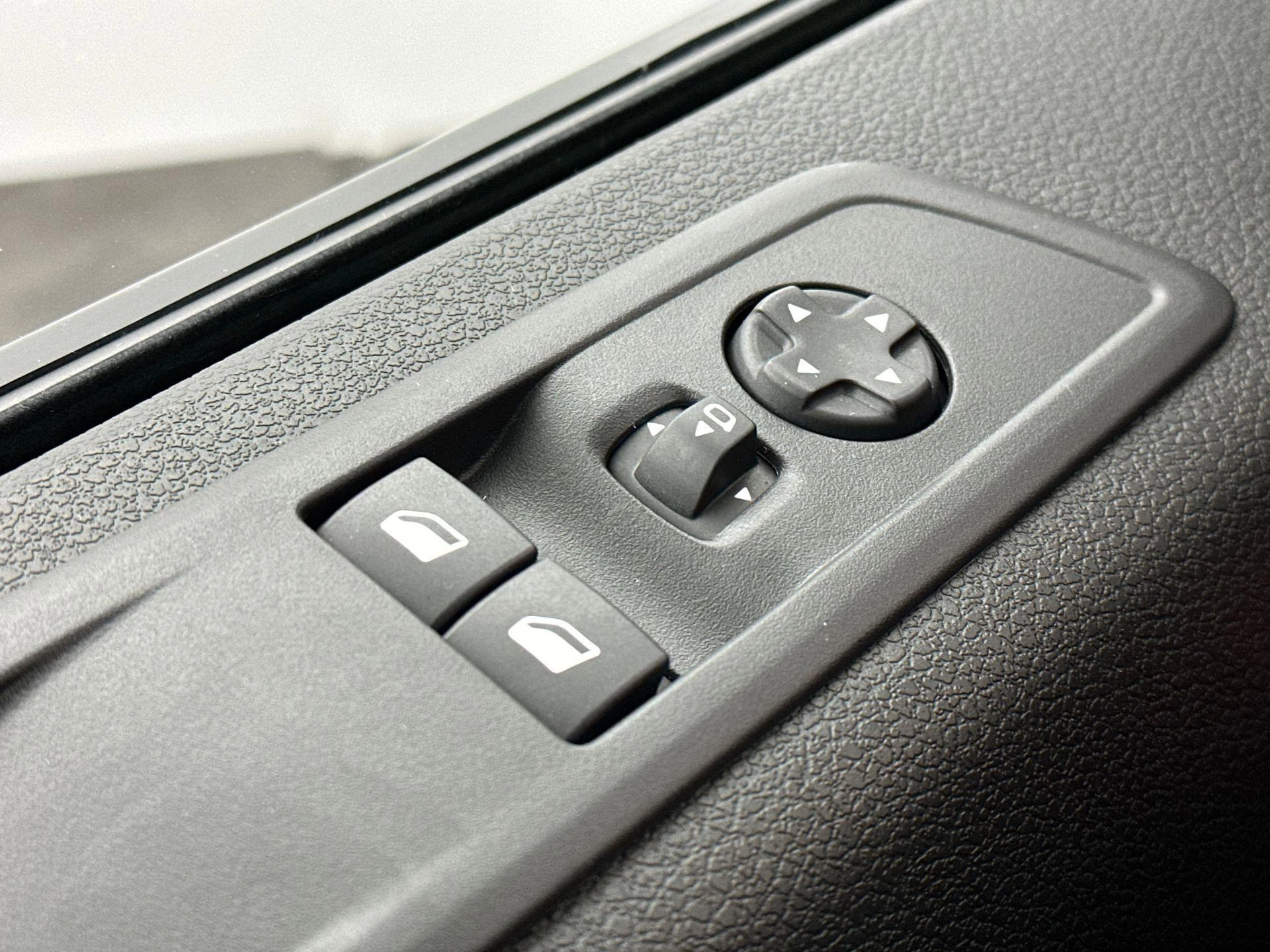 Opel-Vivaro-e-image-17