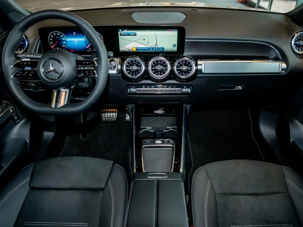 Mercedes-Benz-GLB 200 d-image-12