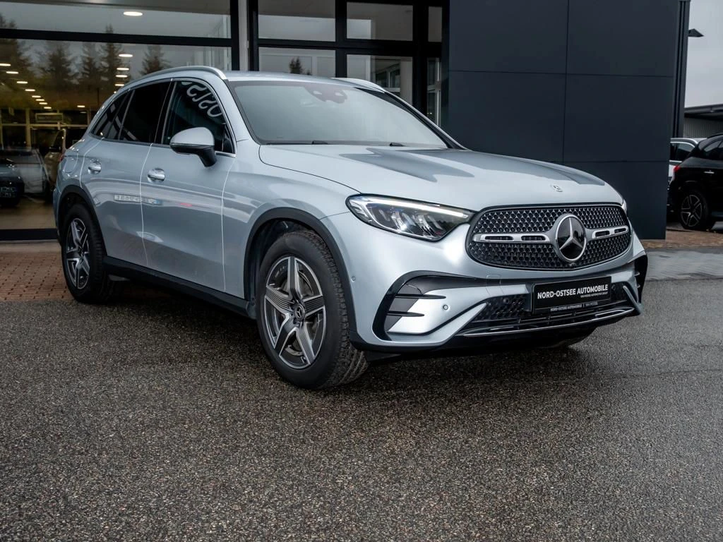Mercedes-Benz-GLC 300 d-image-4