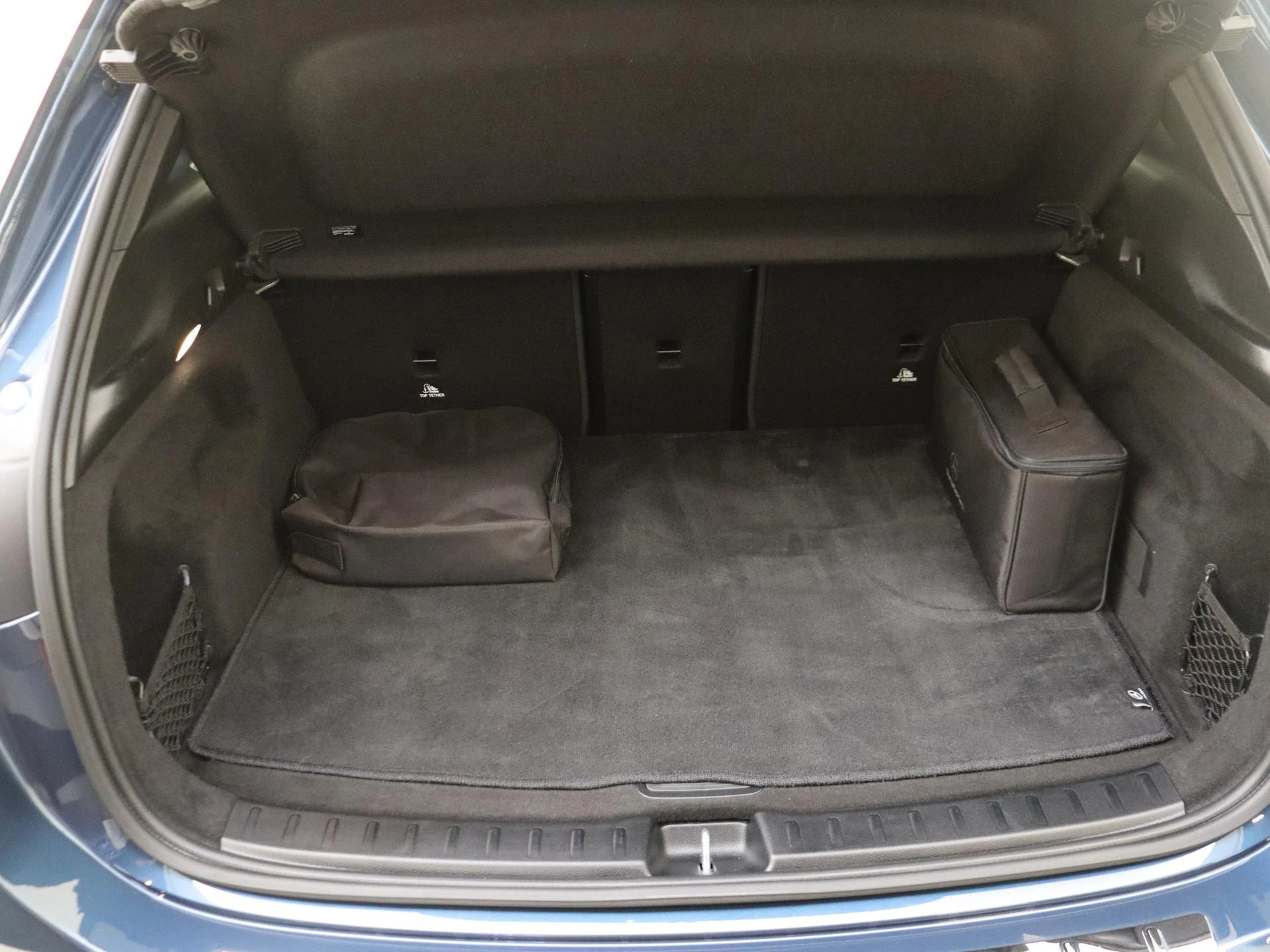 Mercedes-Benz-EQA-image-28