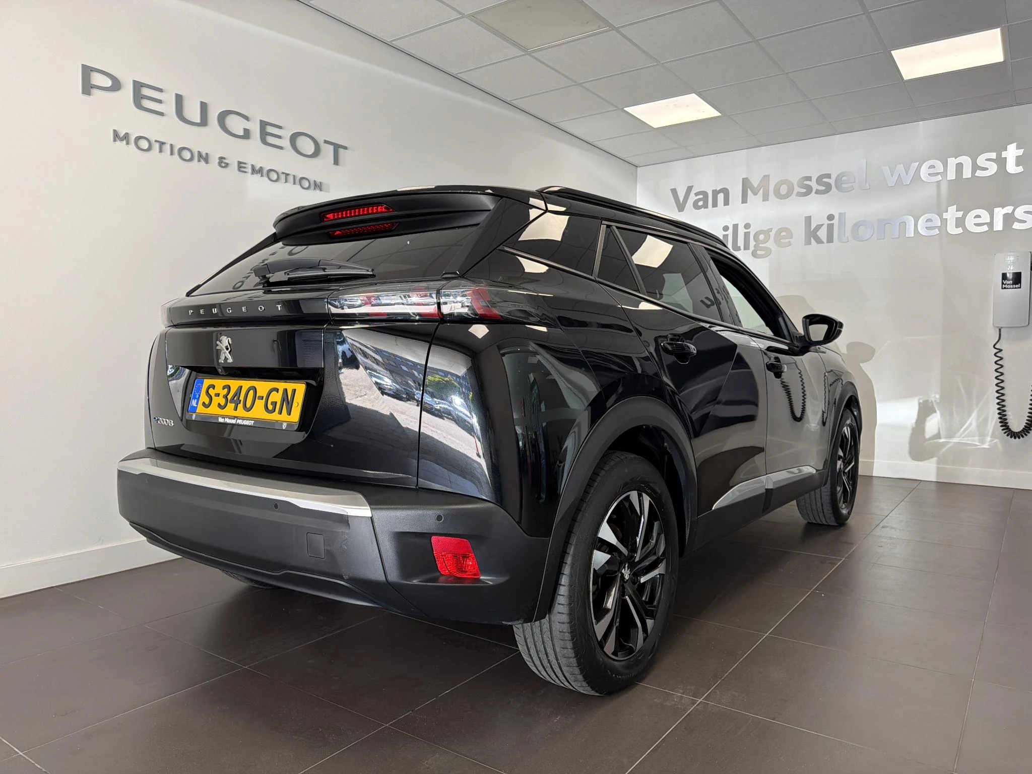 Peugeot e-2008