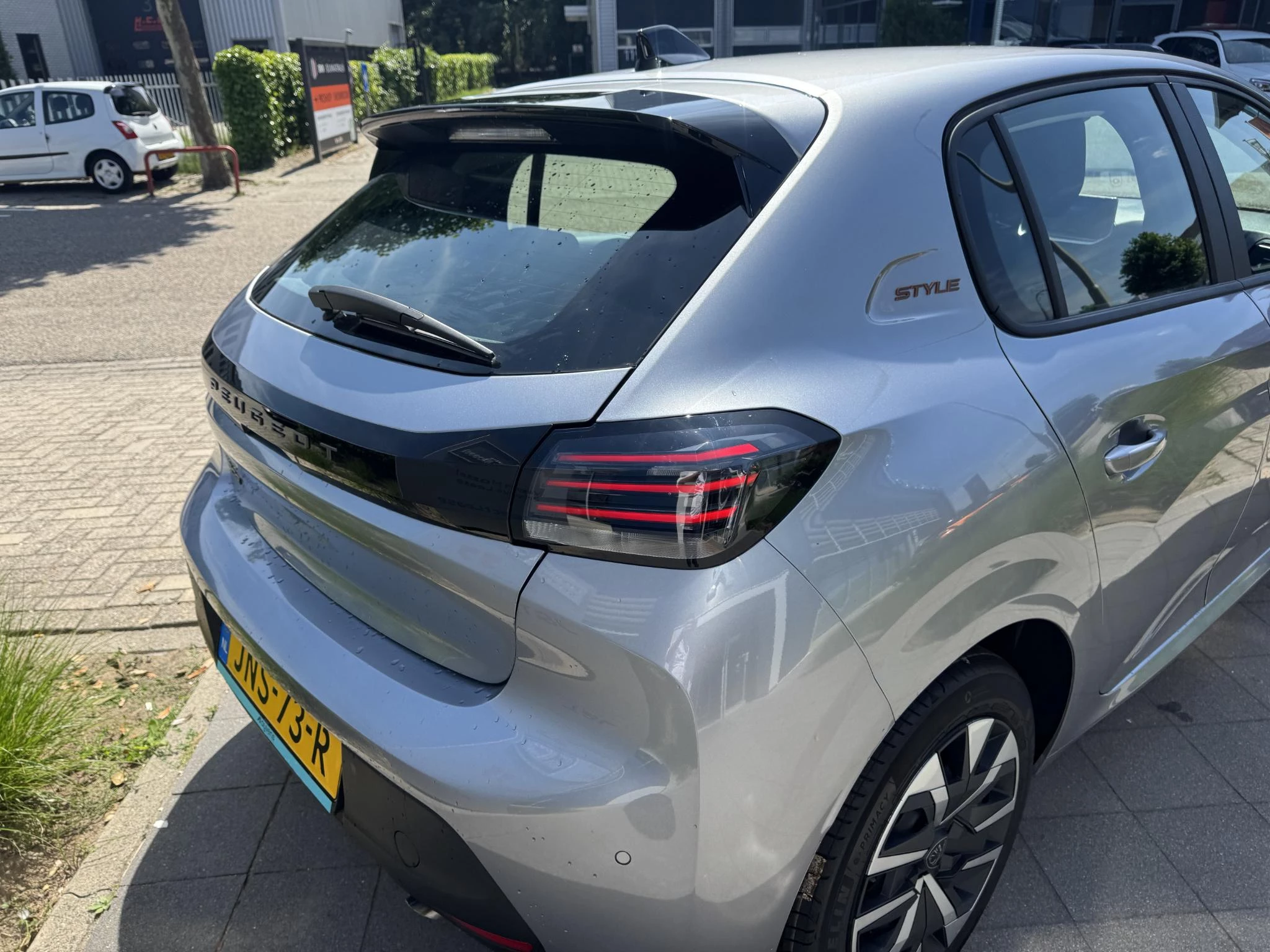 Peugeot-208-image-10