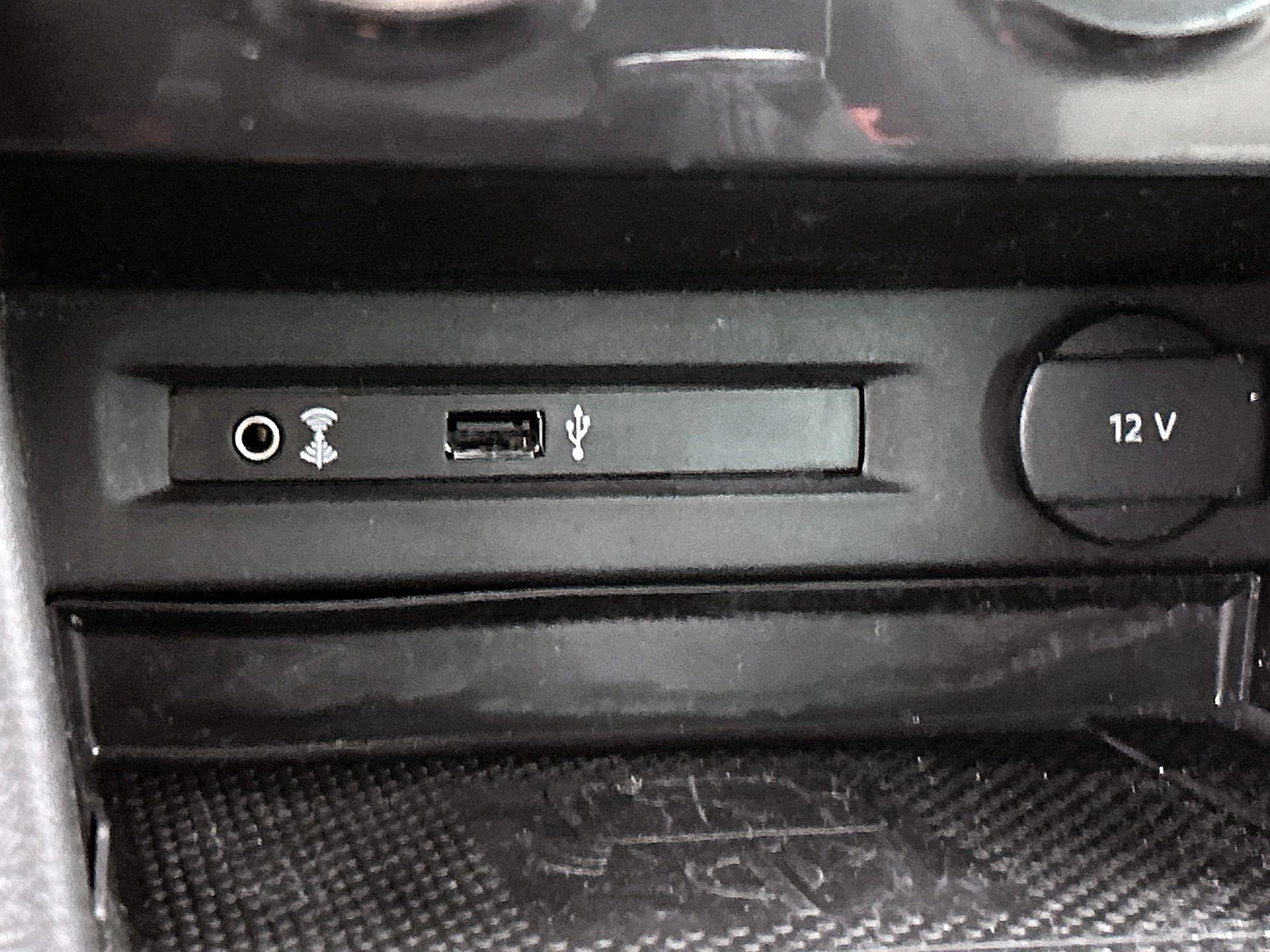 Volkswagen-Tiguan-image-27