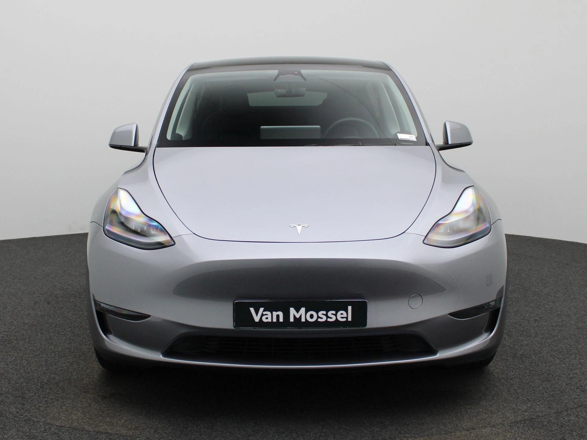 Tesla-Model Y-image-2