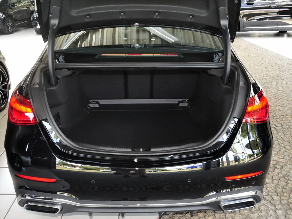 Mercedes-Benz-C-Klasse 300-image-14