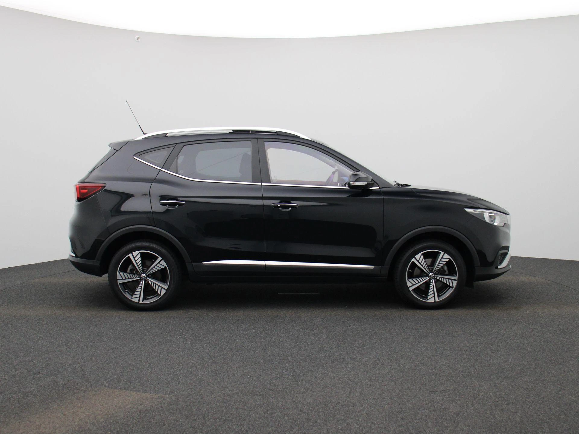 MG-ZS EV-image-5