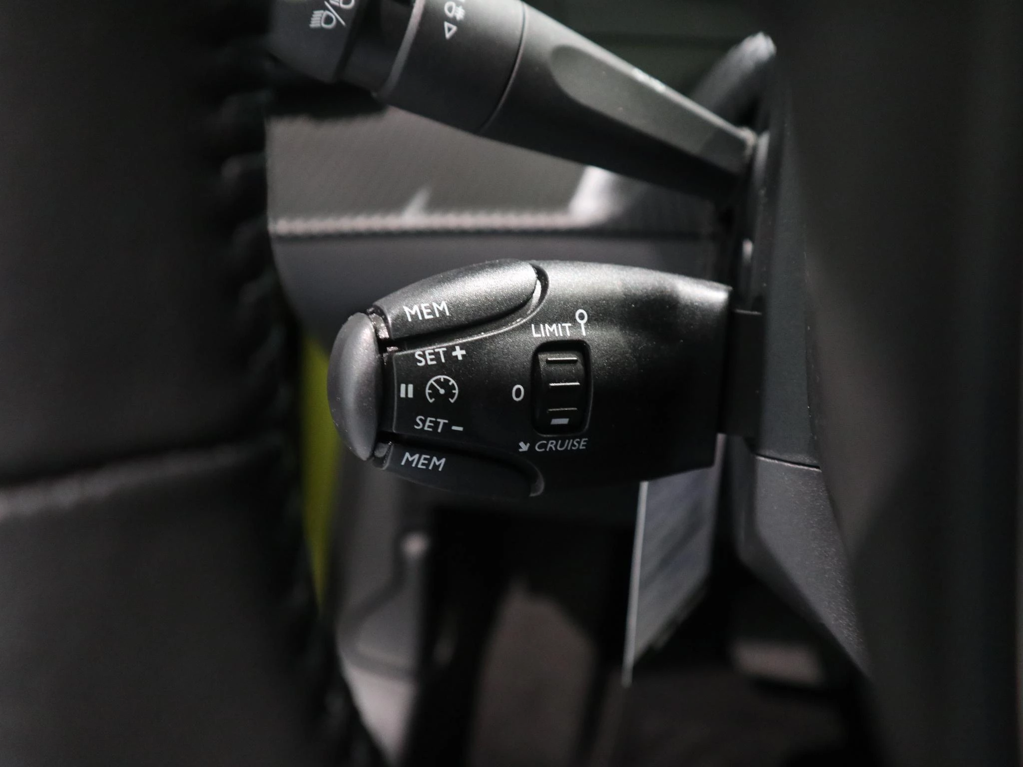 Peugeot-e-208-image-14
