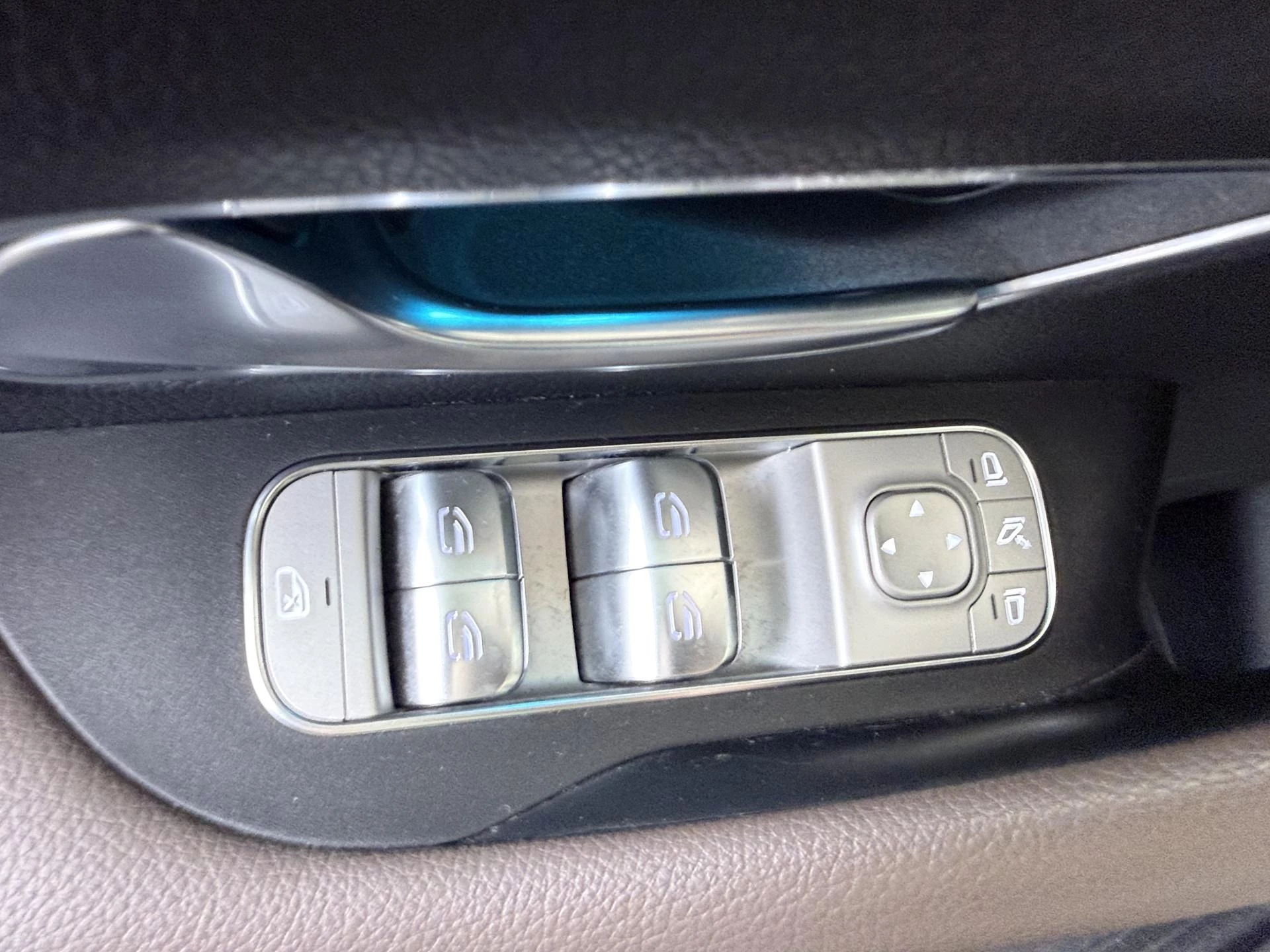 Mercedes-Benz-GLE-image-26