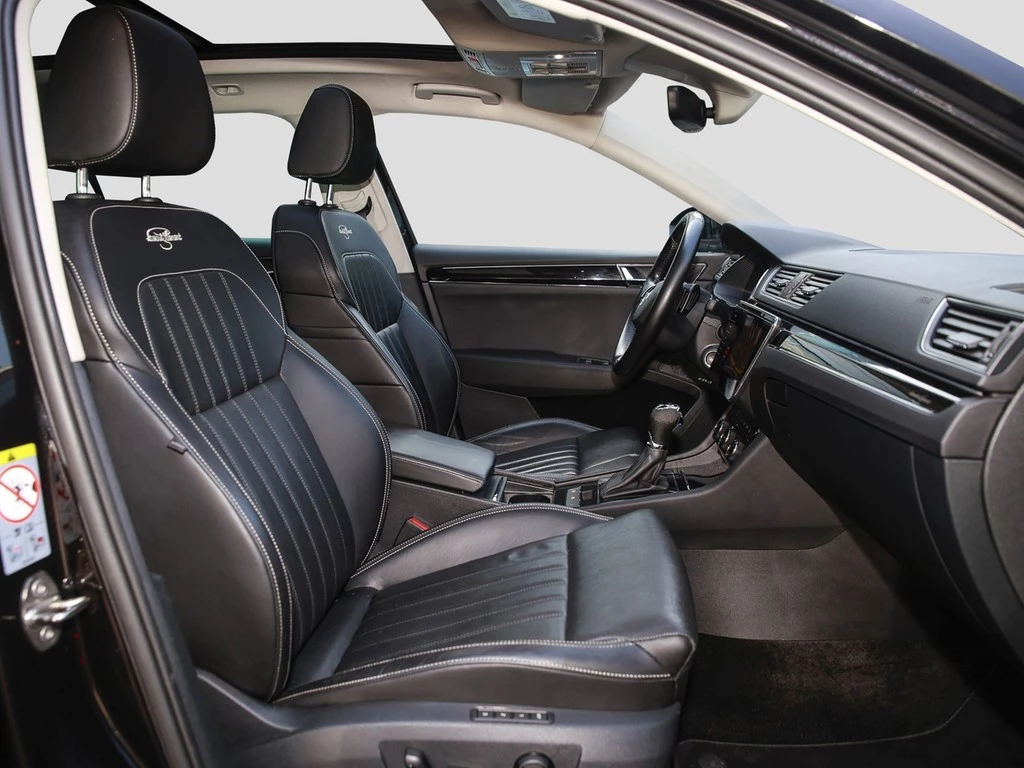 Škoda Superb Combi 2.0 TDI DSG L&K 4x4 Navi/Pano/RFK